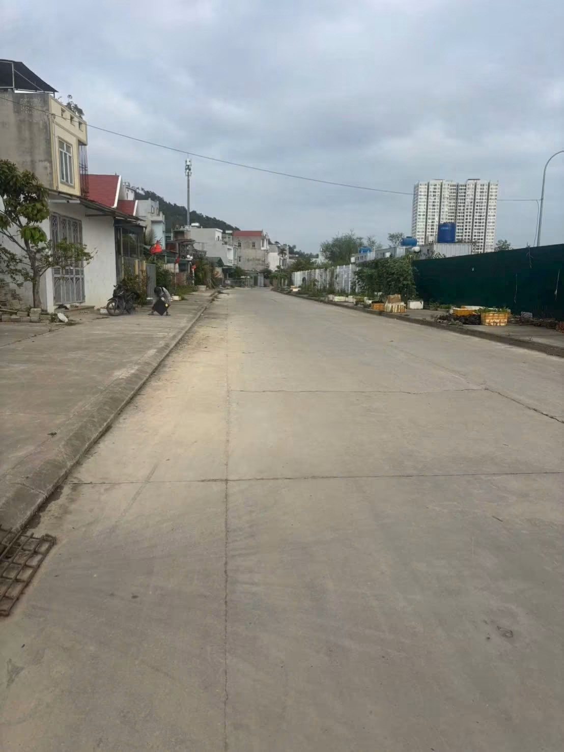 BÁN ĐẤT SAU TRƯỜNG SINGGAPO HÙNG THẮNG,BÃI CHÁY,HẠ LONG