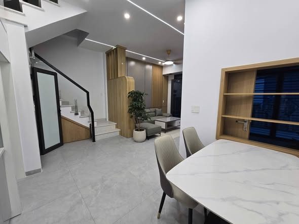 NHÀ 3 TẦNG LÔ GÓC , đường nhựa thông– Ô TÔ ĐI LẠI THOẢI MÁI - LH 0398787284