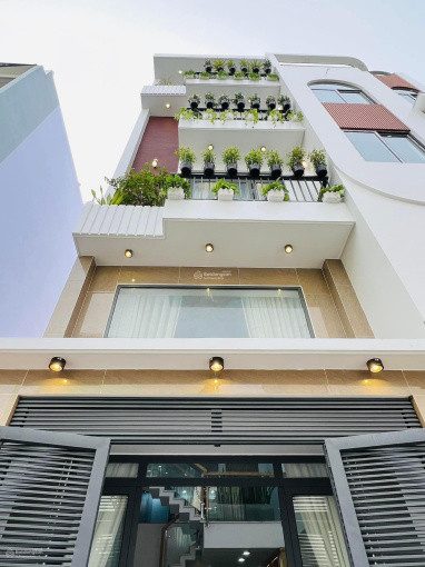 Bán gấp căn nhà hẻm 6m Đoàn Văn Bơ - P9 - Quận 4, sổ riêng, 68m2, 3tỷ3, chủ đang cho thuê 20tr/th