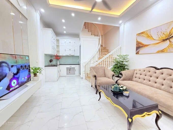 Cho Thuê Nhà ngách 33 ngõ văn Chương 2 Văn Miếu Đống Đa giá 15tr/1tháng