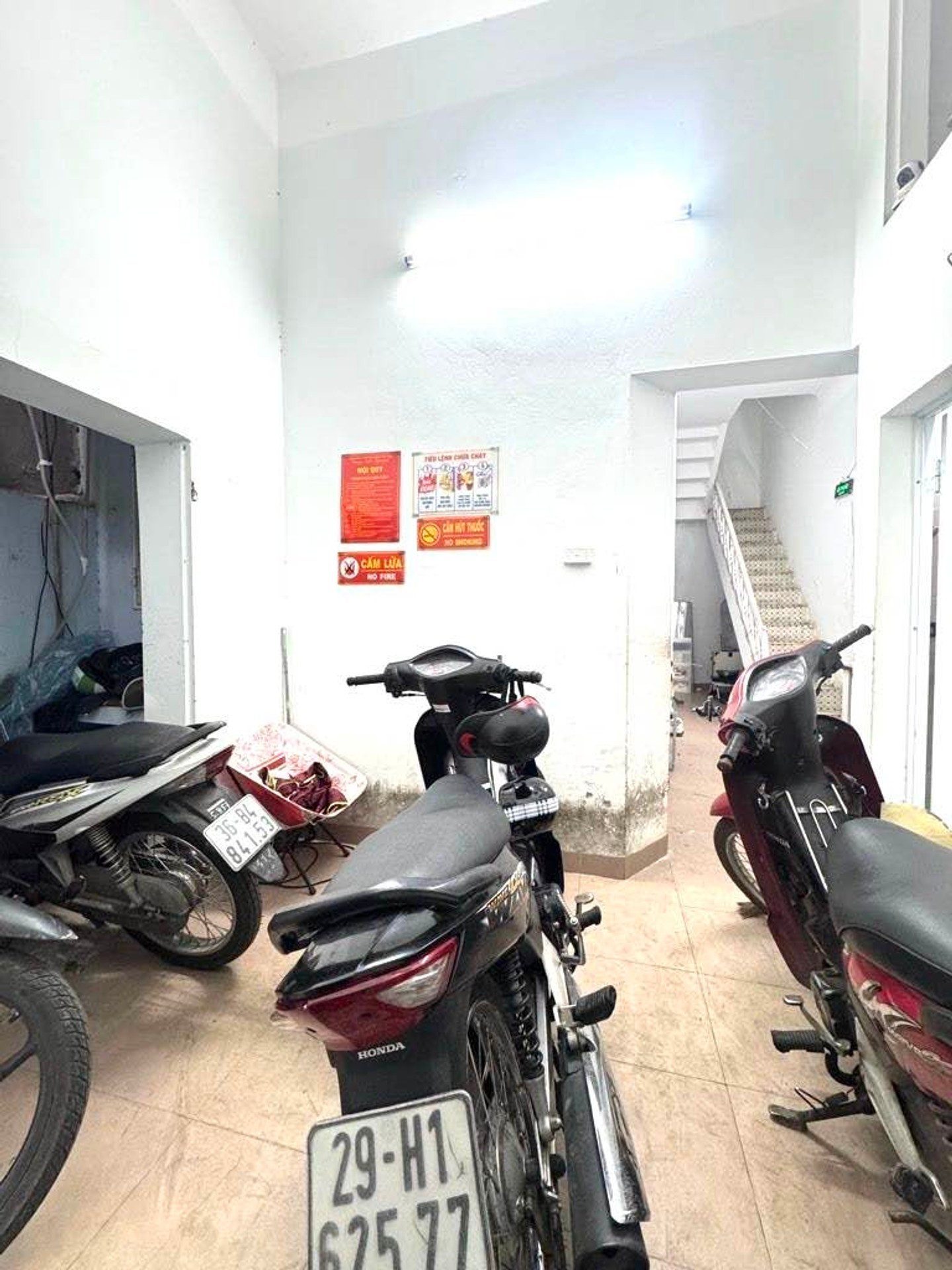 Bán nhà Hoàng Văn Thái – Giá 13.5 tỷ – DT 52m² x 3 tầng – MT 5.5m – phân lô, ngõ thông, gần ô tô