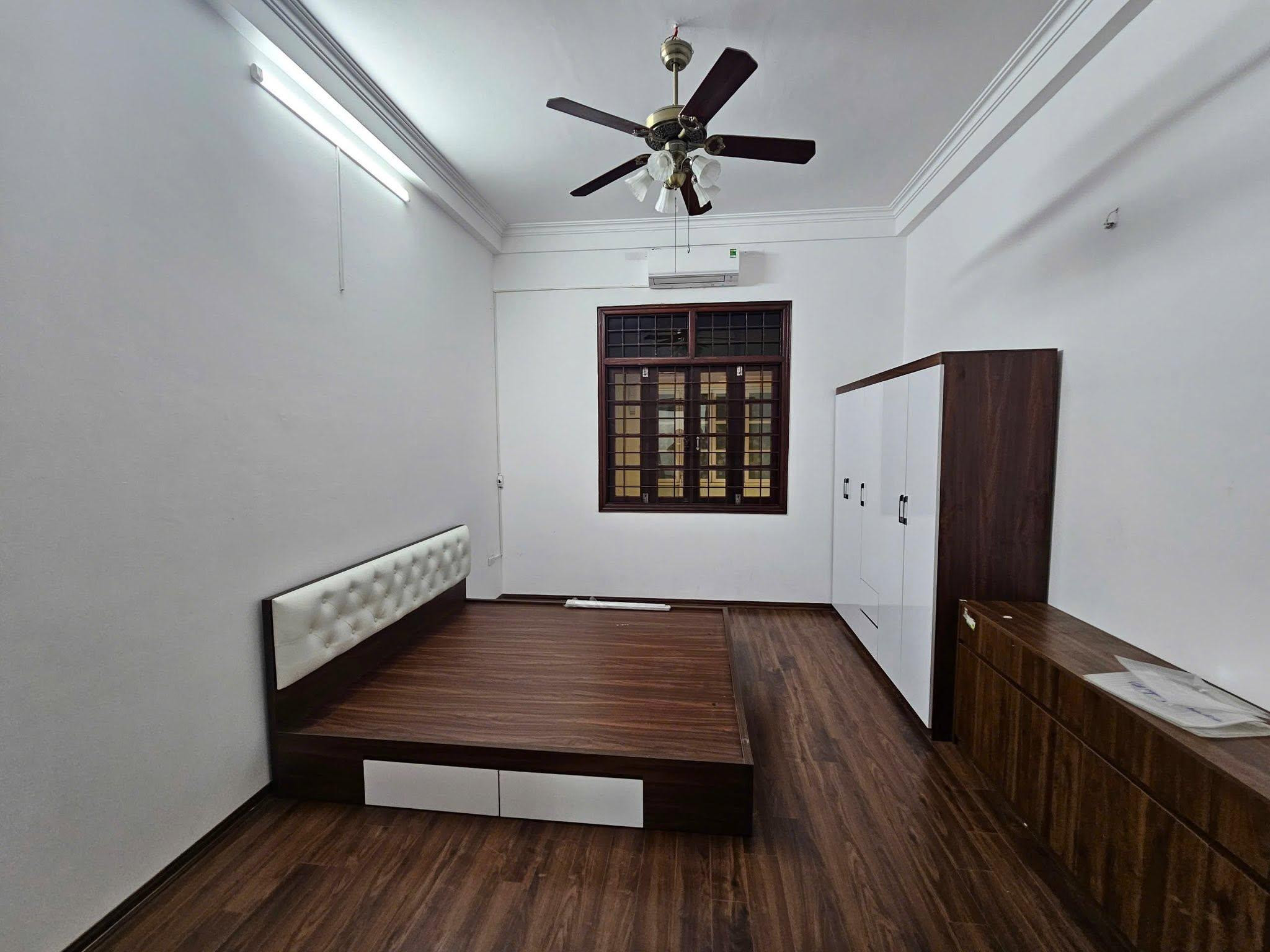 Thanh Xuân -Nhà đẹp- 4 Tầng- 5 ngủ - Full nội thất- Gần ô tô