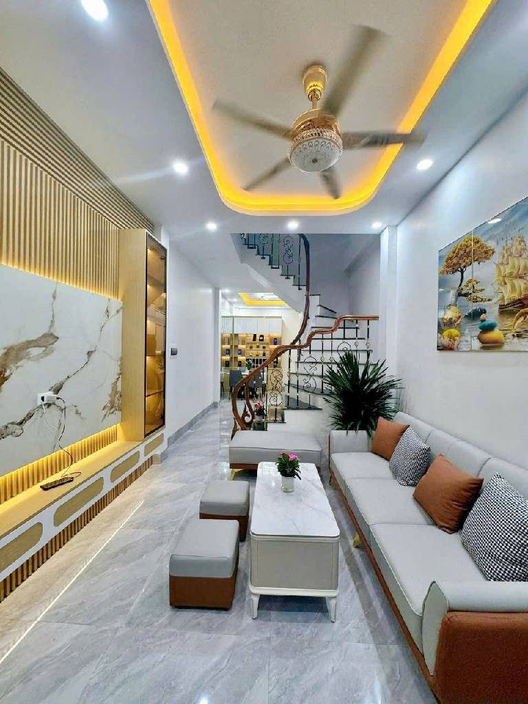 Bán nhà Khương Hạ – Giá 15.2 tỷ – DT 50m² x 5 tầng – Gara 7 chỗ, 10m ra hồ, Full nội thất VIP