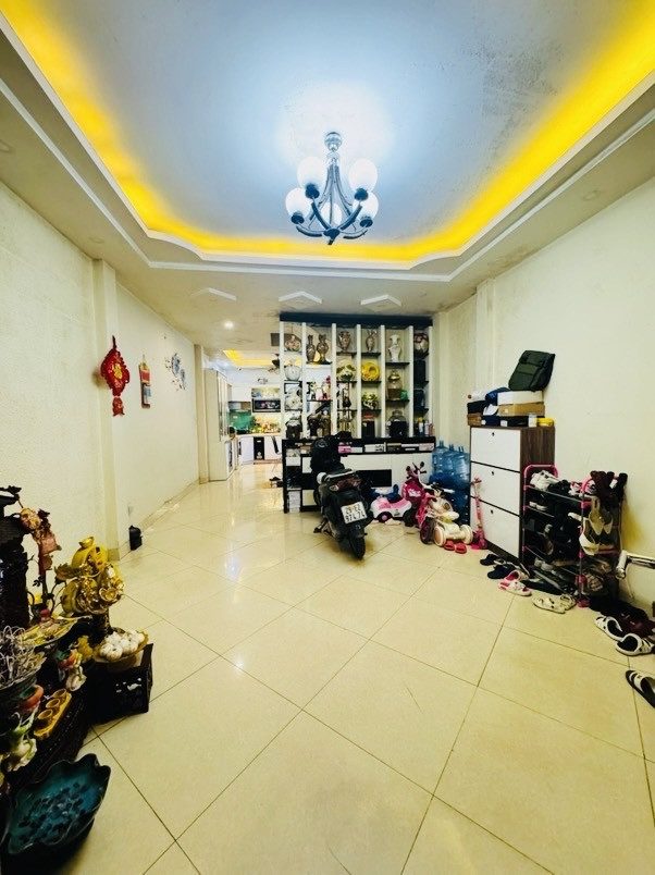 Bán nhà Trường Chinh – Giá 14.7 tỷ – DT 60m² x 5 tầng – MT 4.2m – 30m ra phố, Khung cột chắc chắn, Sổ đỏ chính chủ