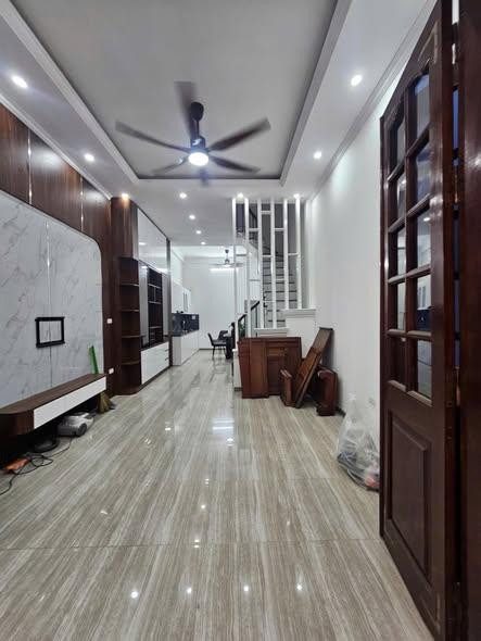 Cho Thuê Nhà Hoàng Văn Thái 45M² 4 Tầng 5 Ngủ - Nội Thất CB - Ô Tô Đỗ Gần - Giá Thuê 16tr