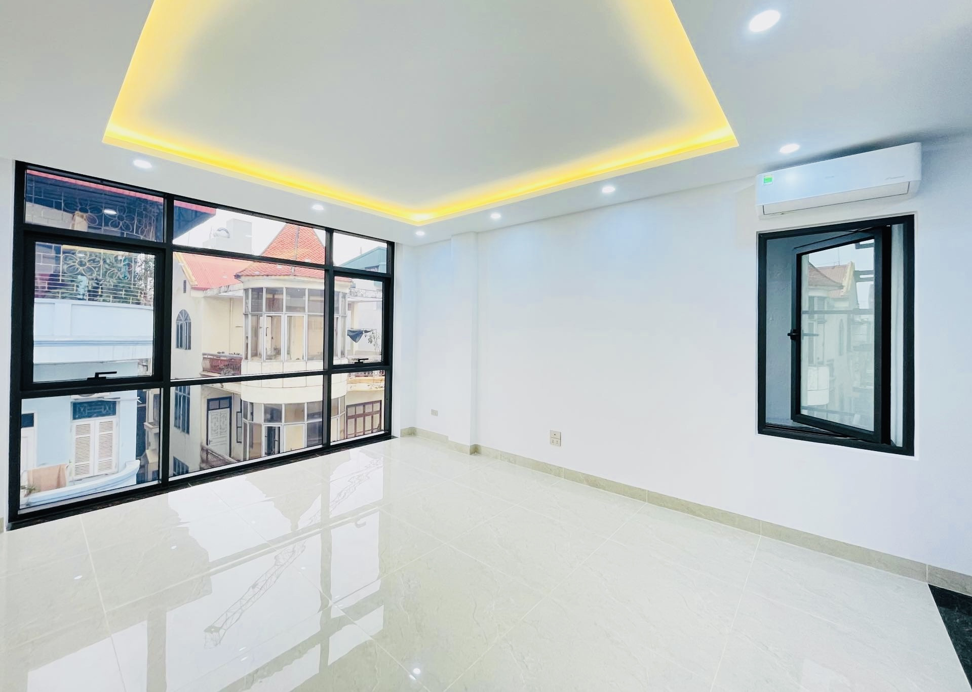 Bán nhà 65m² có sẵn 56m² thổ cư ngang 4,5m giá 25 tỷ tại Phường Kim Liên