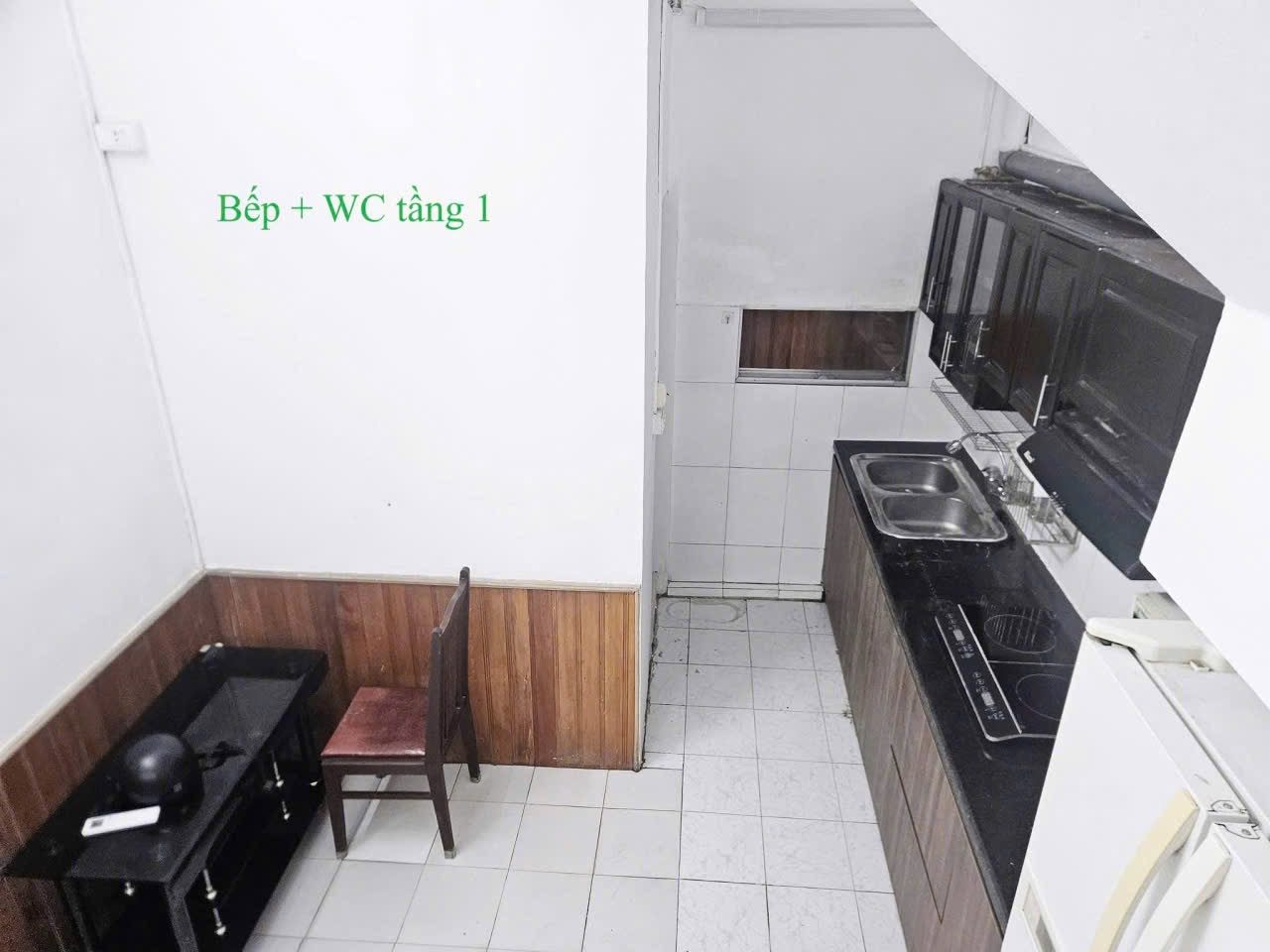 Cho thuê nhà nguyên căn tại ngõ 6 Tôn Thất Tùng , Đống Đa 
✨ Diện tích 40m2 x 3 tầng, 4 PN -11tr/1tháng