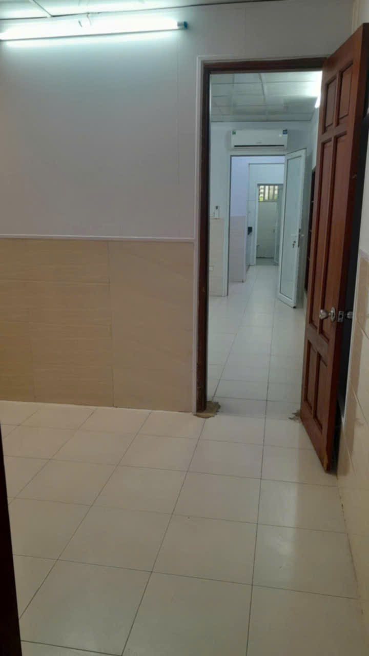 Cho Thuê Tầng 1 Tập Thể Kim Liên - Đống Đa 60M² 2 Ngủ/ Giá Thuê 10tr