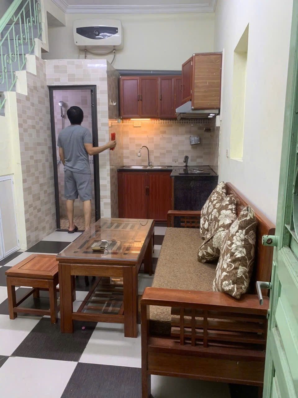Cho thuê nhà nguyên căn trong ngõ Kim Mã Ba Đình 
Diện tích ; 20m2, x 4 tầng-6,5tr/1tháng