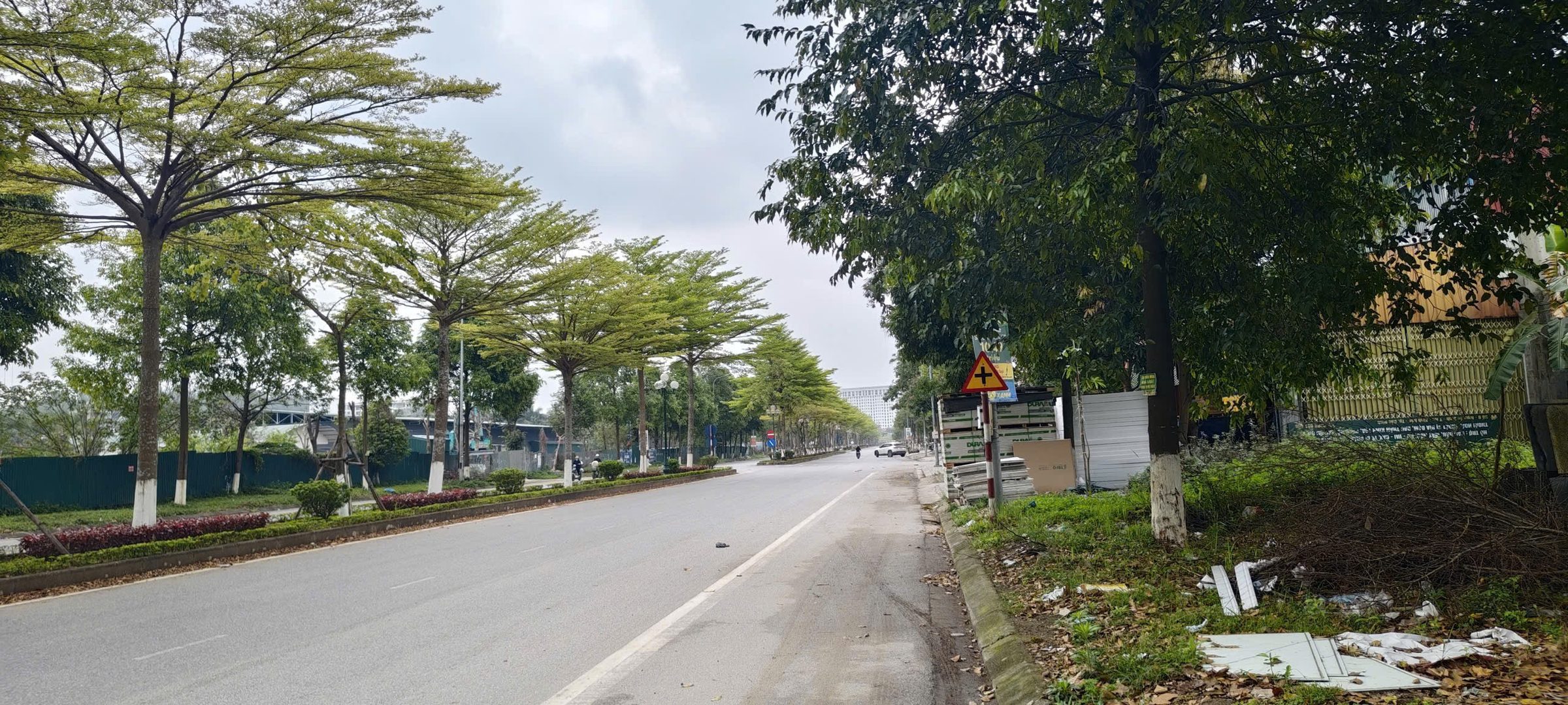 Bán 315m mặt tiền 9m đất biệt thự mặt đường lạc long quân. Phường kinh bắc tỉnh bắc ninh