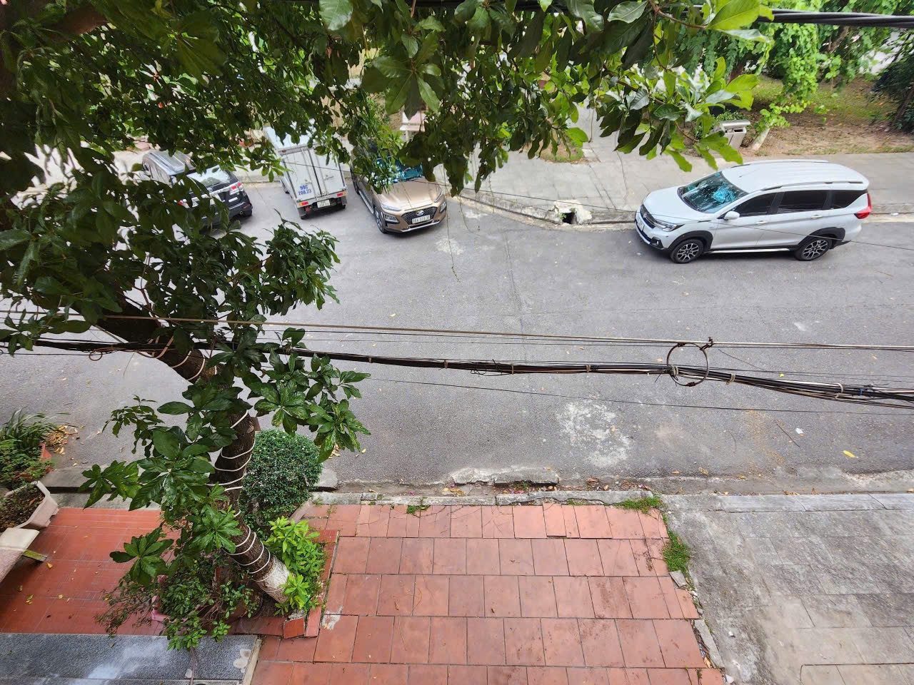 Bán nhà 2 tầng nhìn vườn hoa phố nguyễn trọng hiệu khu tiền an cũ. Diện tích 95m mặt tiền 4.35m hướng đông nam. Phường kinh bắc tỉnh bắc ninh