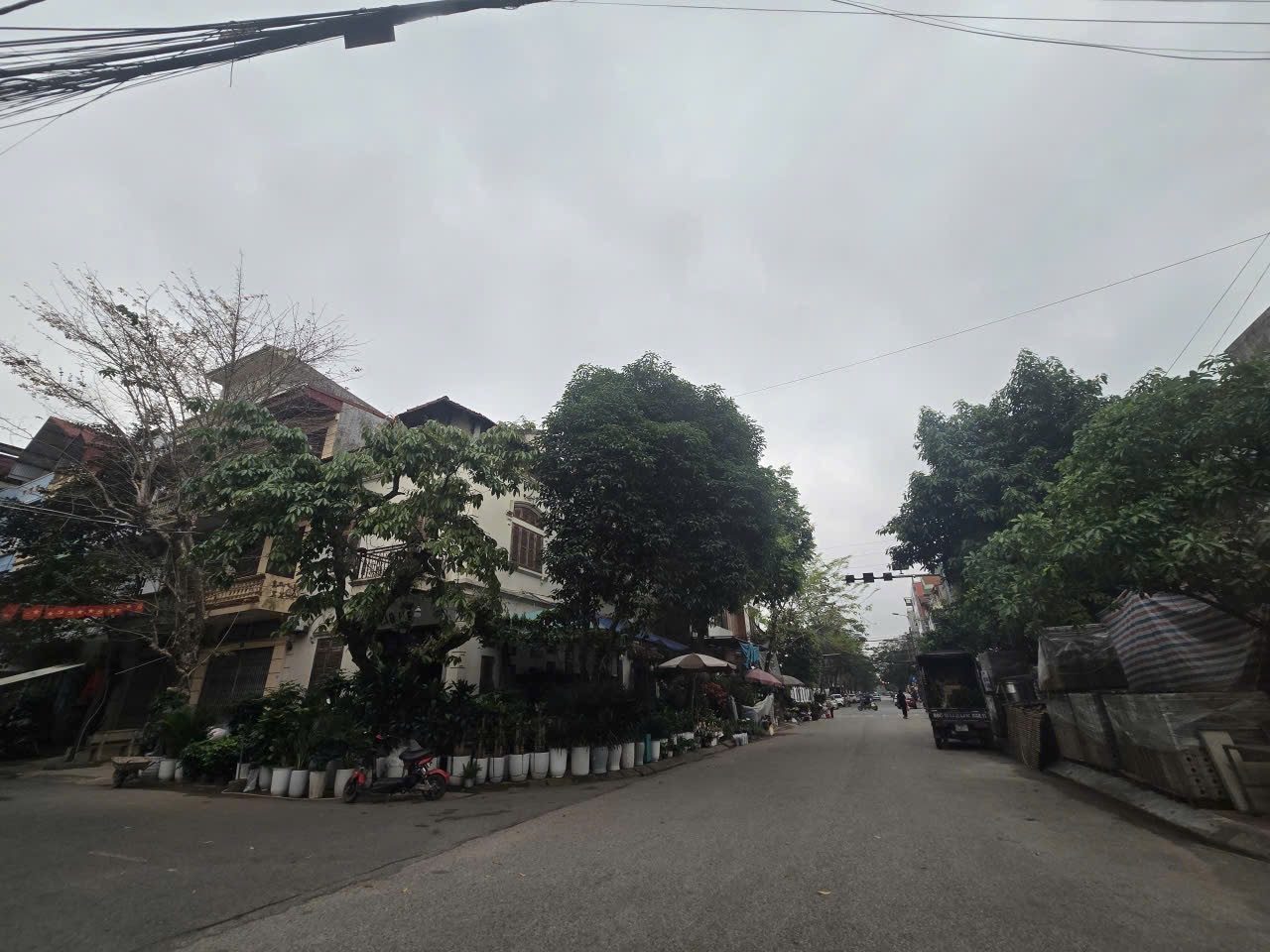 Bán nhà 3 tầng lô góc mặt đường trần quốc toản khu ninh xá gần trường trần quốc toản. Diện tích 88m mặt tiền 6.7m hướng tây bắc & tây nam. Phường kinh bắc tỉnh bắc ninh