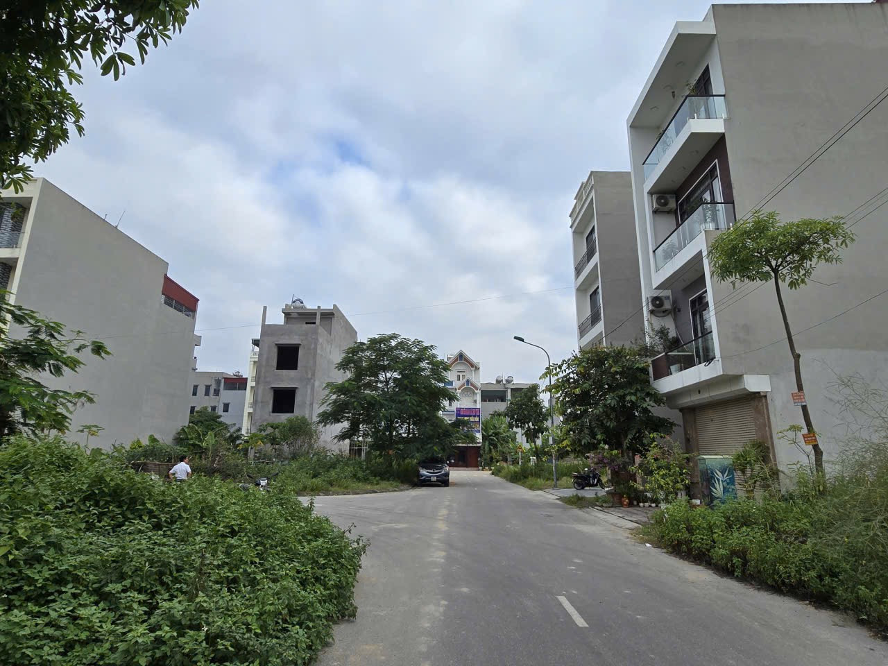 Bán 81.2m đất dãy L2 giãn dân yên mẫn vạn an nhìn vườn hoa parado. Phường kinh bắc bắc ninh