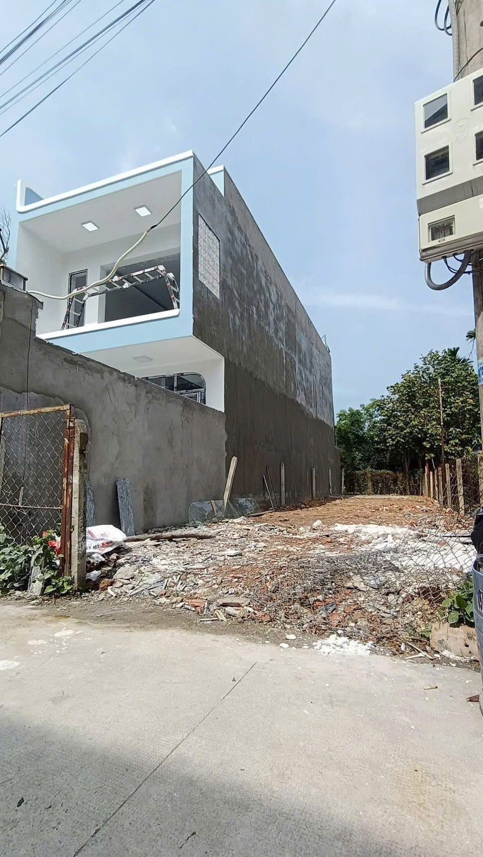 Đât lái thiêu đườn thêng xe hơi