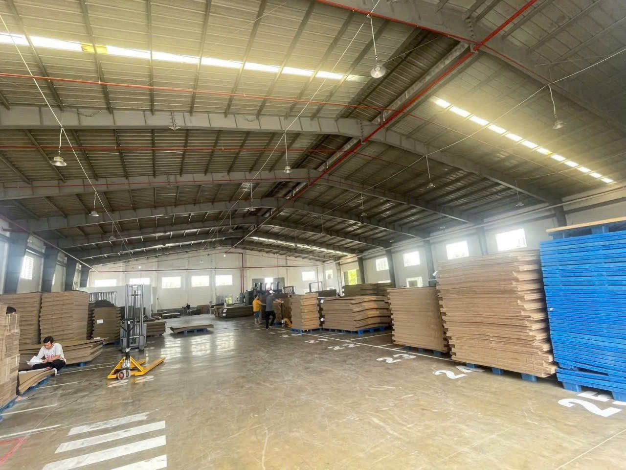 Xưởng Cho Thuê Ở THUẬN AN - BÌNH DƯƠNG.

- Tổng Diện Tích Đất = 2.500m2
- Diện Tích Nhà Xưởng = 1.500m2
- Bình Điện hạ bình: 560kva
 PCCCTự Động Trang bị 
 Giấy tờ hoàn công đầy đủ