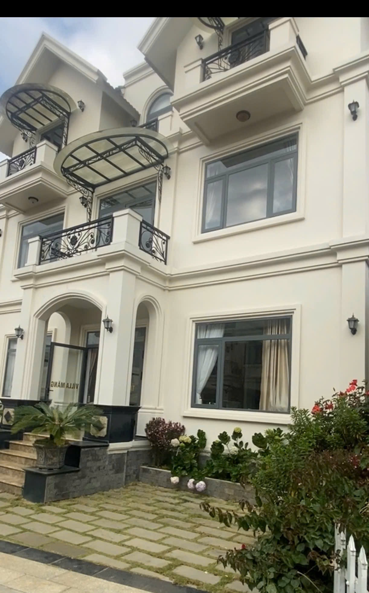 Bán nhà 305.1m² có sẵn 300m² thổ cư ngang 14m giá 16 tỷ tại Phường Lang Biang - Đà Lạt