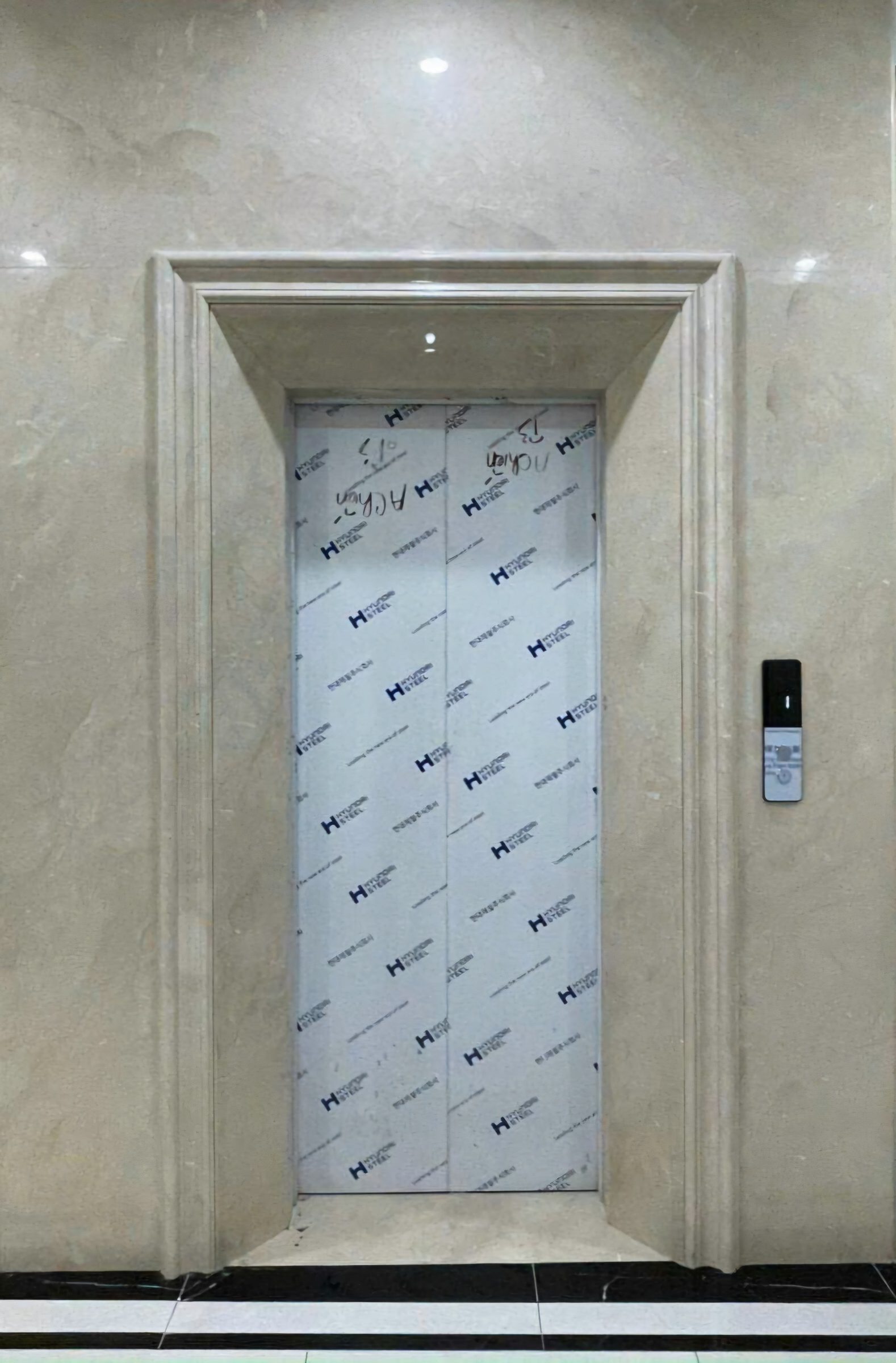 Cho thuê nhà, Huỳnh Thúc Kháng, Nguyên Hồng, Vũ Ngọc Phan, 369m2x 7T