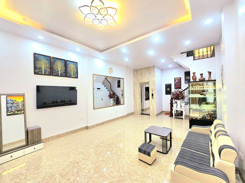 Siêu Phẩm! Đường Láng,Gần Oto,Thang Máy,DT: 41m2 x 6Tầng,MT: 4.8m,Giá: 13.5 tỷ Đống