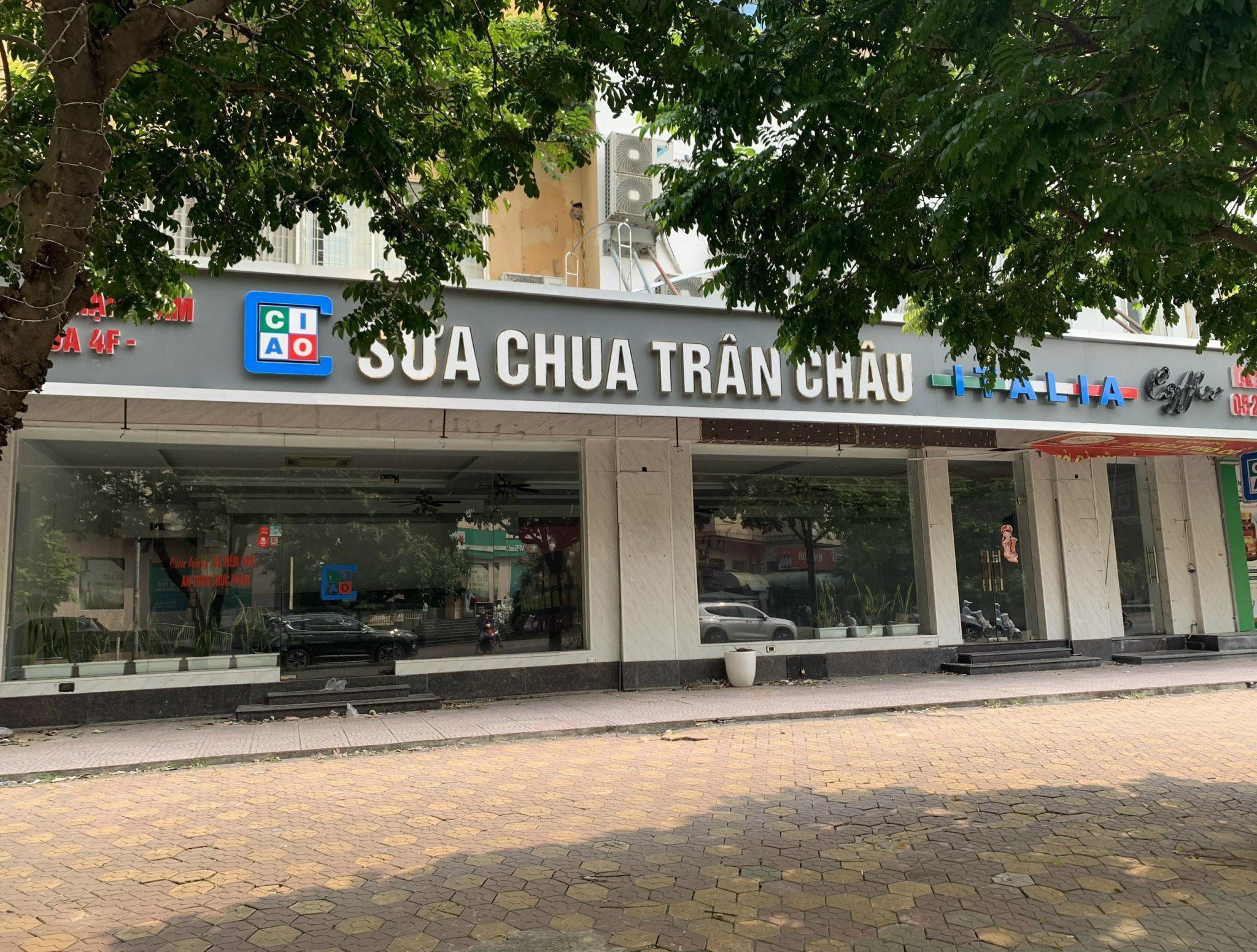 Cho thuê nhà Giảng Võ 300m2, 2 tầng, MT 8m, phù hợp nhà hàng F&B