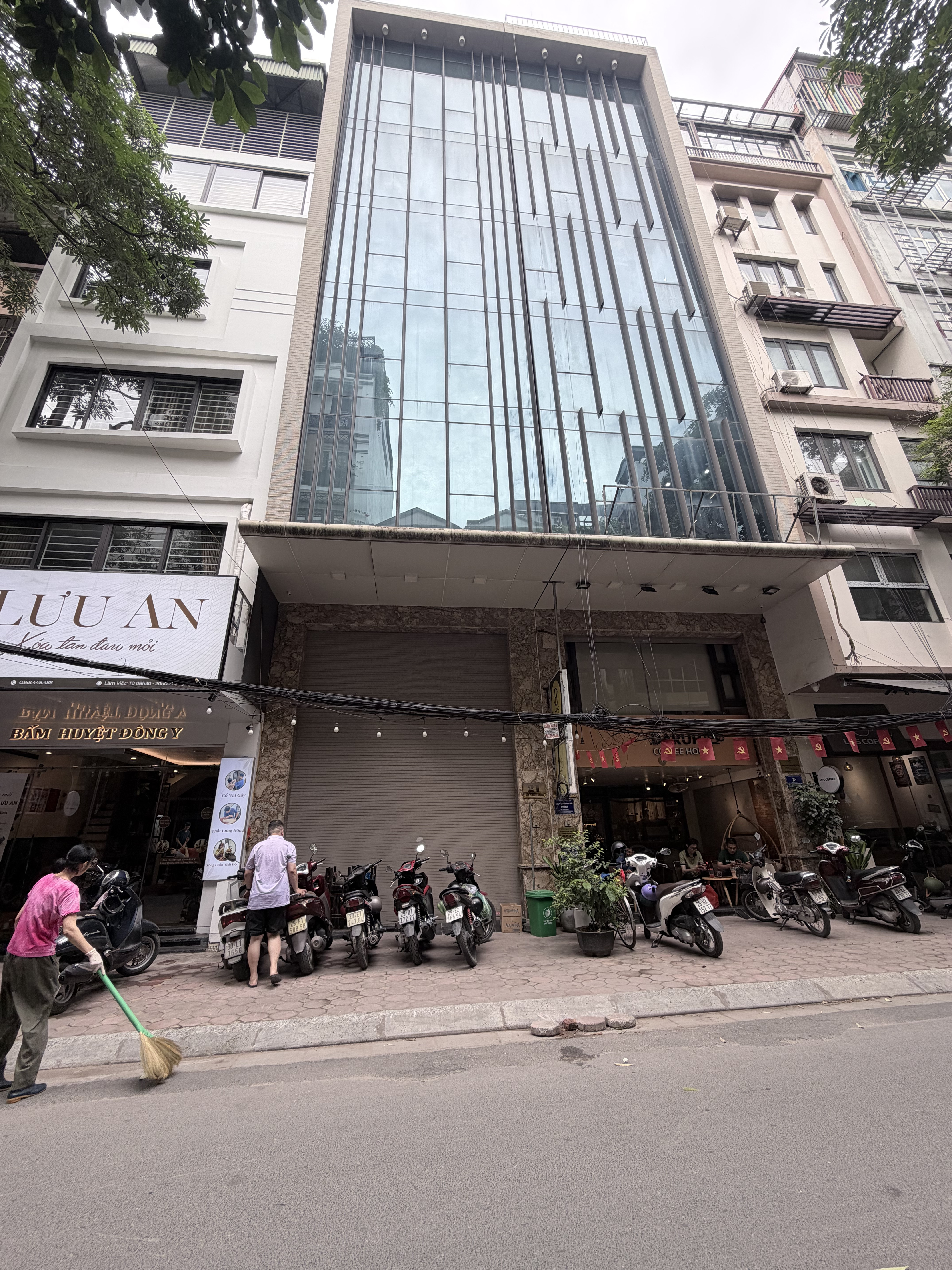 Cho thuê nhà MP Lê Đại Hành diện tích 220m x 9 tầng, mặt tiền 10m