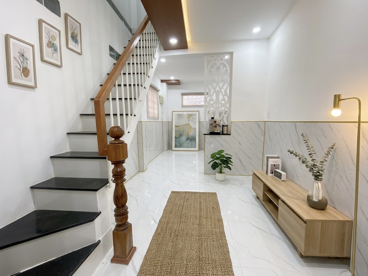 🔥 HƠN 3 TỶ, MUA CĂN HỘ HAY SỞ HỮU NHÀ 3 TẦNG GẦN ĐẠI HỌC NGÂN HÀNG?