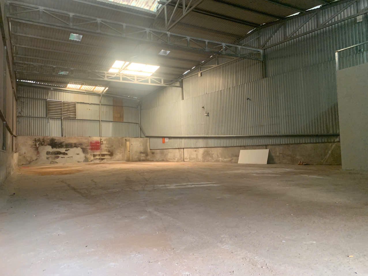 Kho 350m Mặt Tiền Đường phường Linh Đông Thủ Đức, rộng 10m có văn phòng