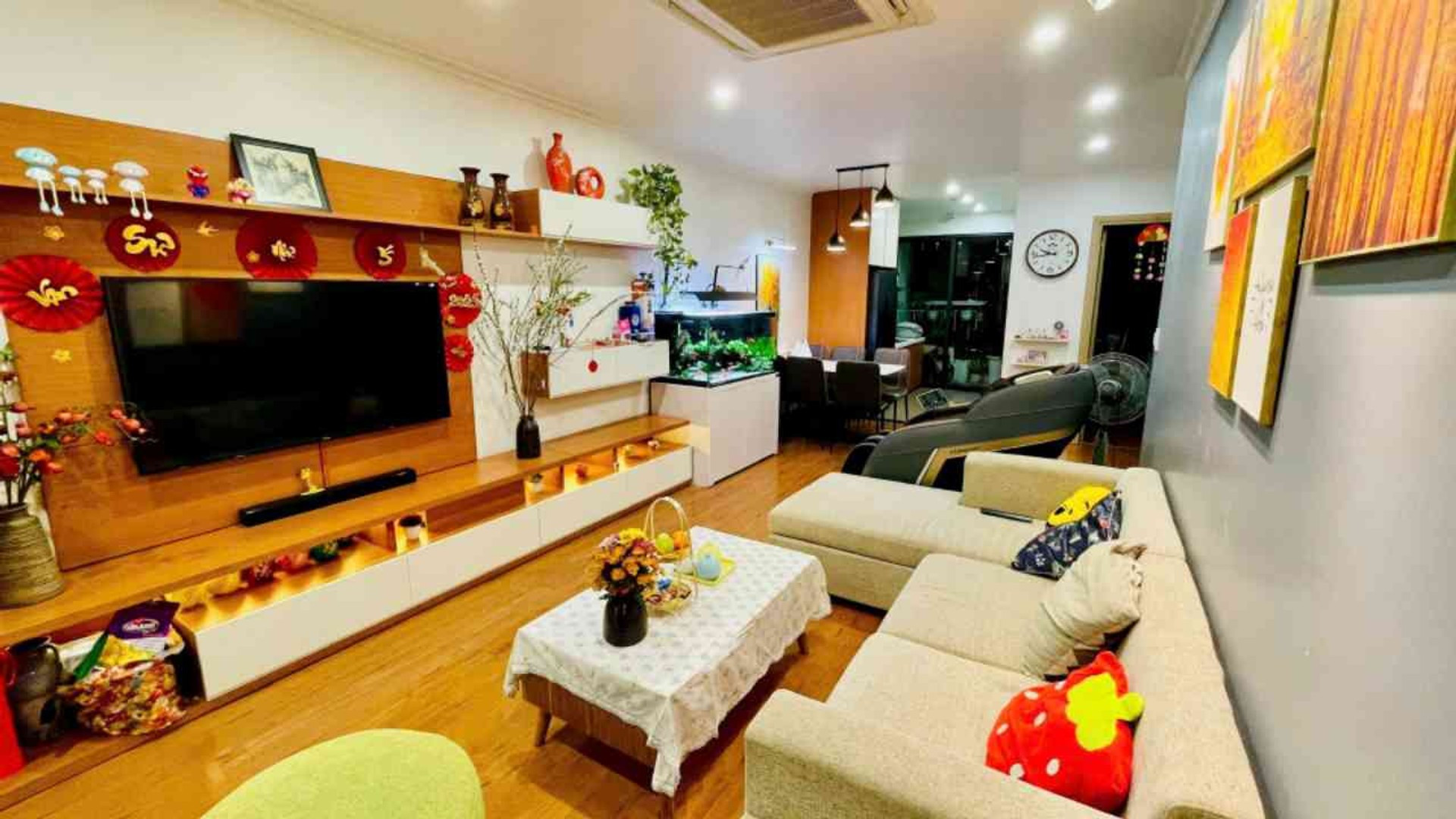 CĂN HỘ 3 PHÒNG NGỦ ĐẸP NEW HORIZON LĨNH NAM
Lĩnh Nam 
DT105 M / 10T / MT  5 / GIÁ 8.5 tỷ

• Thiết kế 3 phòng ngủ, 2 phòng vệ sinh, 2 logia
• Nội thất cao cấp Full nội thất liền tường, gỗ chống cháy An Cường và các trang thiết bị hoàn thiện, khách mua