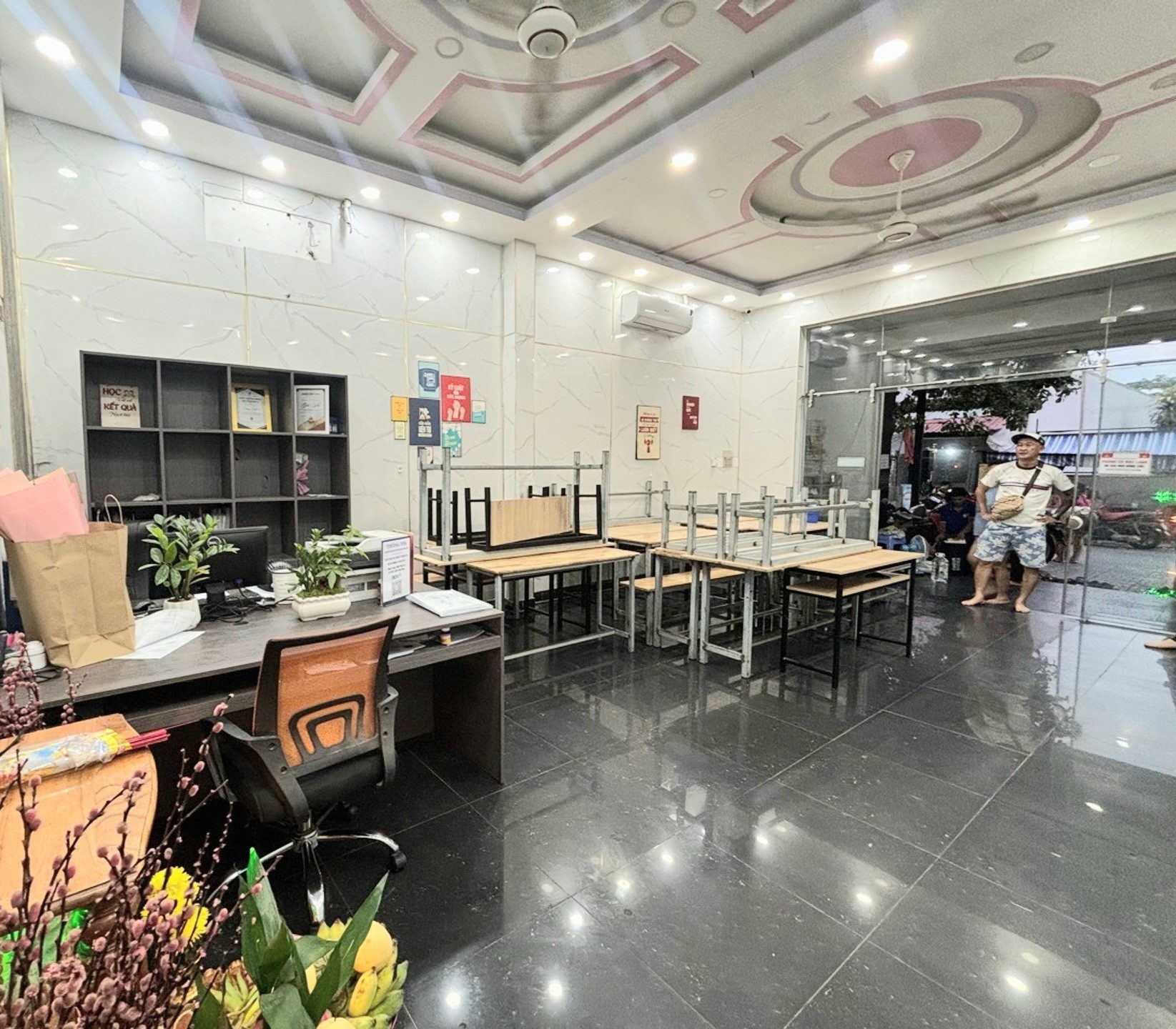 Mặt tiền Linh Trung _ Chủ hạ giá lần 3 _ 90M2 _ Nhà 4 tầng ngang 5m _ Khu sầm uất, đang có dòng tiền sẵn, 7 PN nhiều công năng