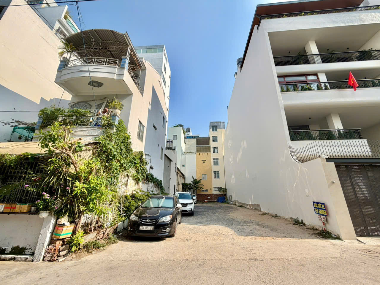 BÁN ĐẤT HẺM Ô TÔ TUỆ TĨNH - 293.7M2 - NGANG 9.4 - 27 TỶ 9