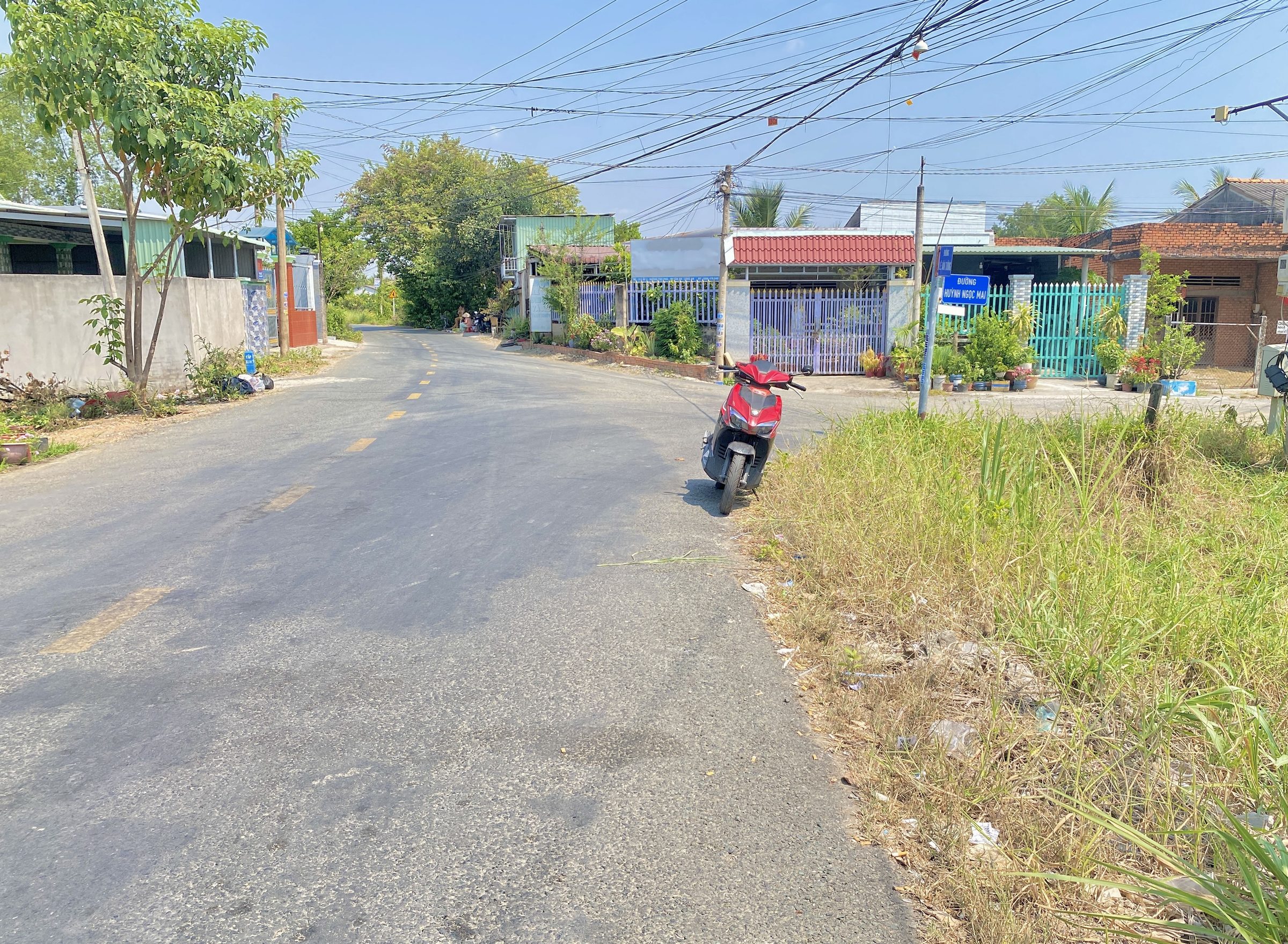 Thổ vườn 1390m² (có 150m² thổ) góc 2MT Huỳnh Ngọc Mai - Lê Văn Tưởng, Giá 6 tỷ - Phường Long An