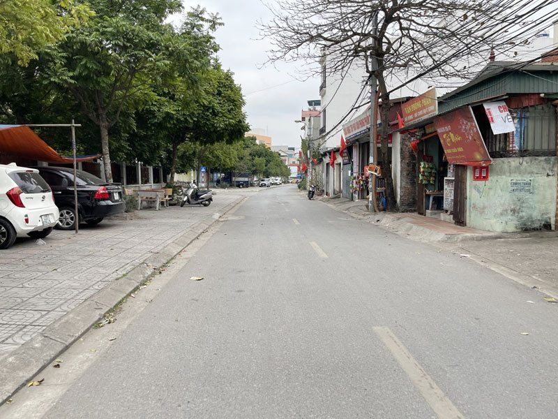 Bán đất mặt phố Ngọc Trì: 119m2, mặt tiền 6m, đường 12m, đỗ xe ngày đêm, sát chợ Đồng Dinh, hồ Ben