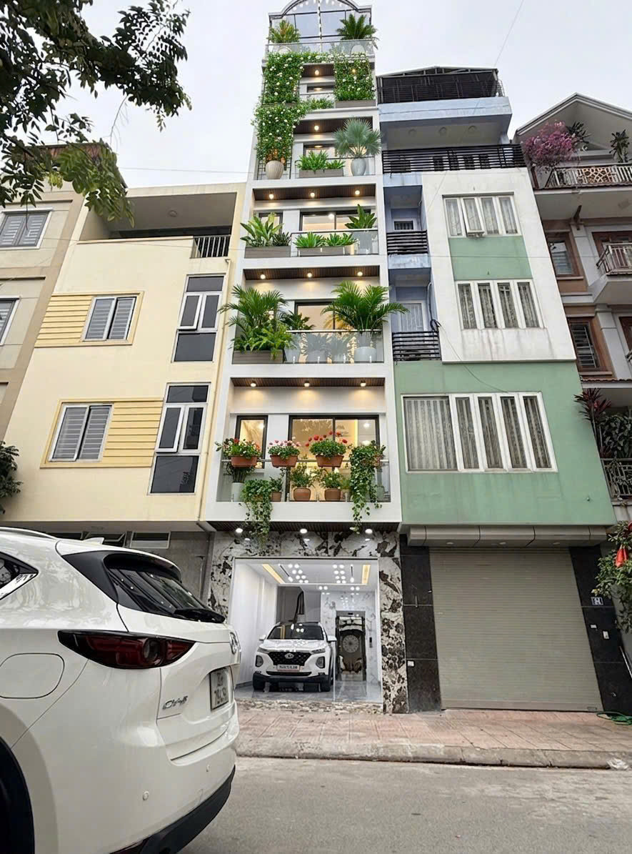 Bán Nhà 8 Tầng Thang Máy Nguyễn Văn Cừ Long Biên - Vì Sao Căn Này Được Khách Có Tiền Săn Tìm?