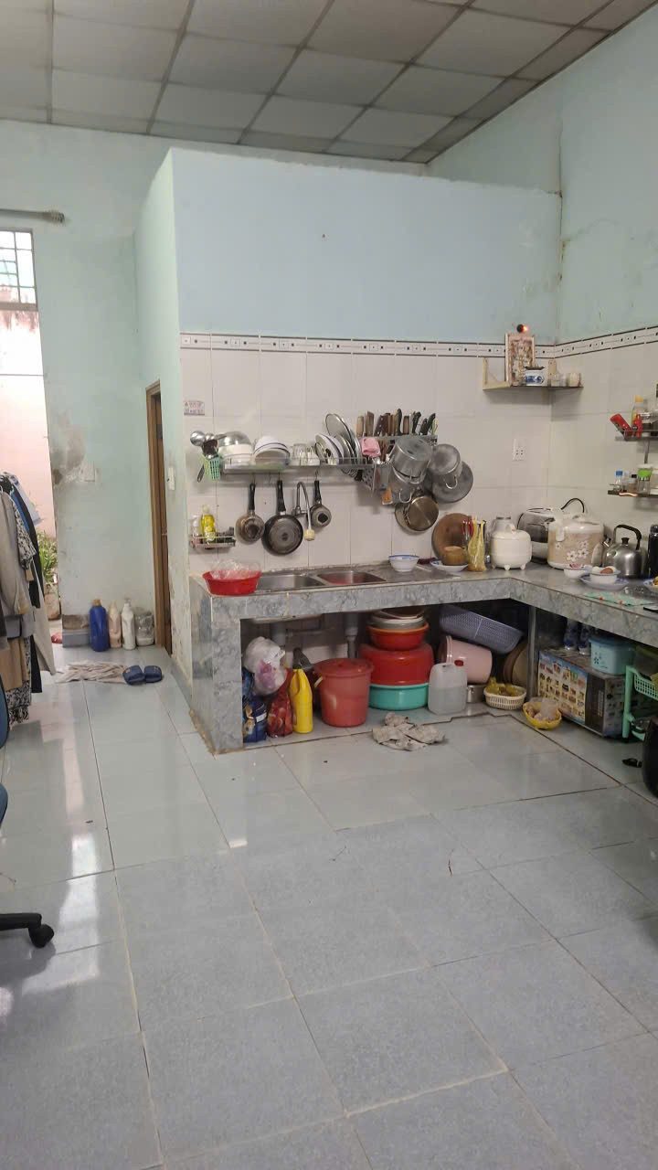 Bán nhà 126m² full thổ cư ngang 4,2m giá 5.8 tỷ tại Phường Long Bình