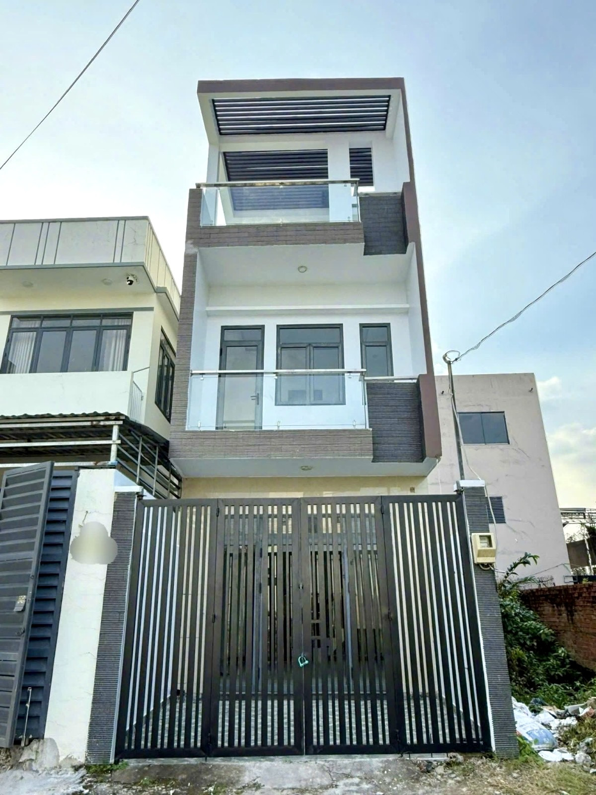 🚗 BÁN NHÀ 3 TẦNG - 52M2( 4*13), HOÀN CÔNG, HẺM XE HƠI 8M, VỈA HÈ - KHÔNG QH -NHÀ KPL - HẺM XE HƠI - GẦN VINHOM - P. LONG BÌNH, THỦ ĐỨC.( N )