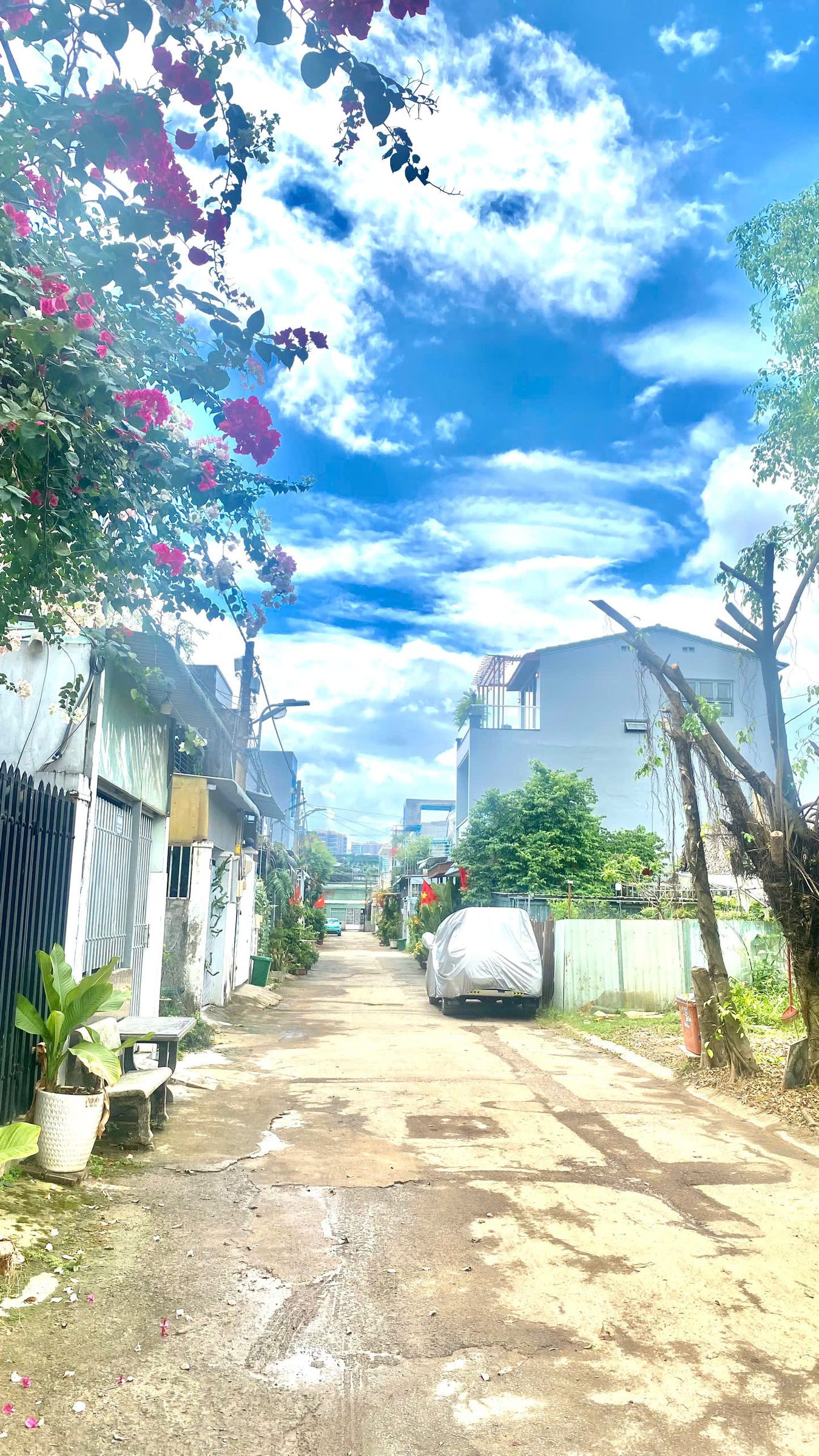 Đất full thổ cư Long Bình TP.HCM lô góc, sổ hồng riêng, gần Vinhomes Grand Park