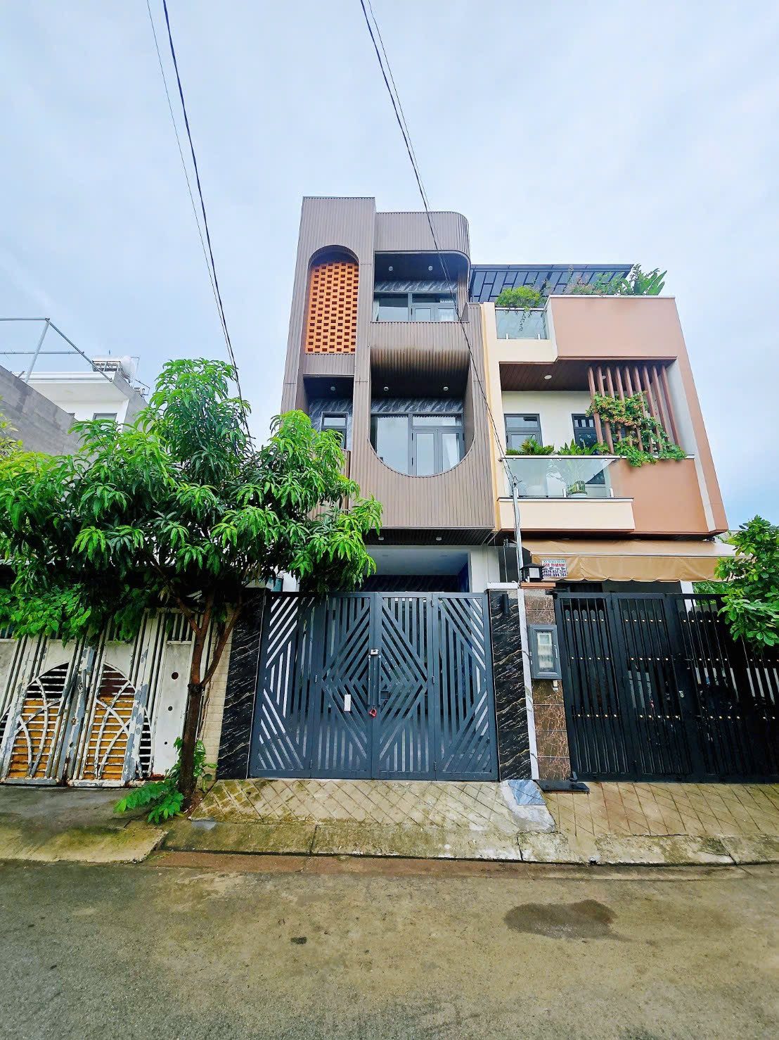 BÁN NHÀ  5,2 TỶ  NHÀ ĐẸP 70M²  LONG BÌNH, ĐƯỜNG Ô TÔ  7M, SỔ HỒNG RIÊNG, HÀNG XÓM VINHOMES GRAND PARK