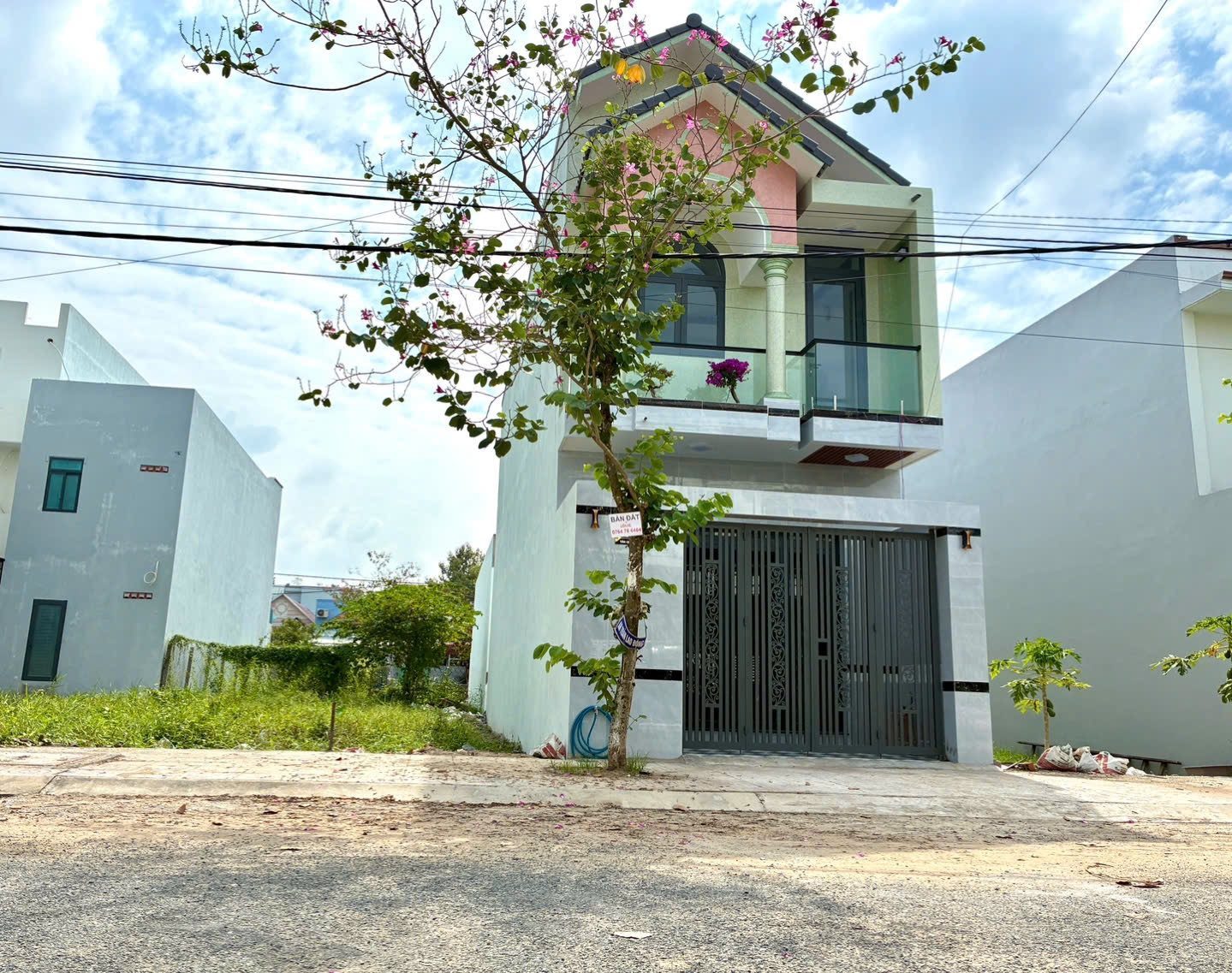 Bán nhà 82.8m² full thổ cư ngang 4.6m giá 2.65 tỷ tại Phường Long Châu