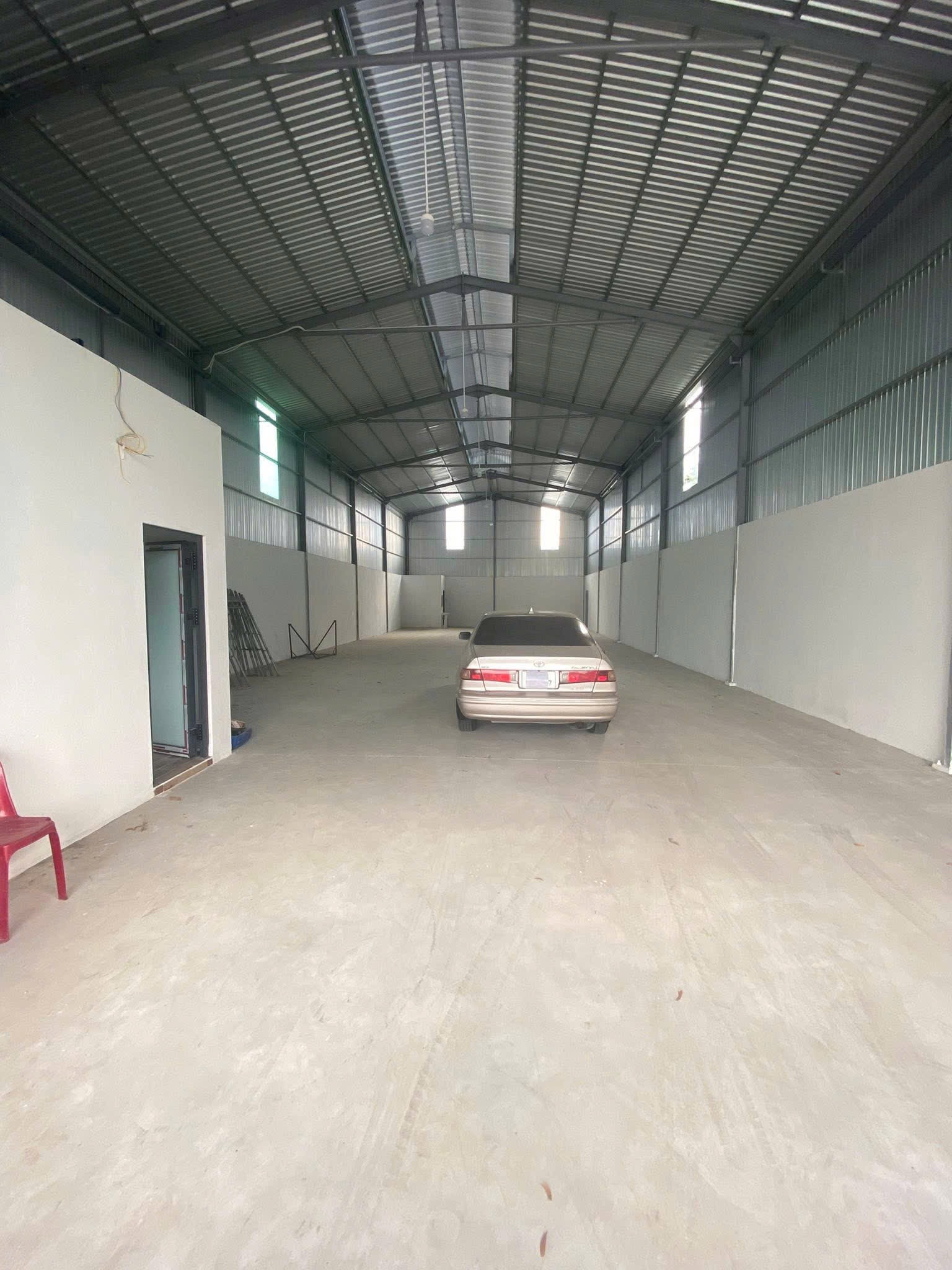 THUÊ KHO 300M² + BÃI 100M² NHÁNH VÕ VĂN KIỆT – ĐƯỜNG RỘNG XE LỚN