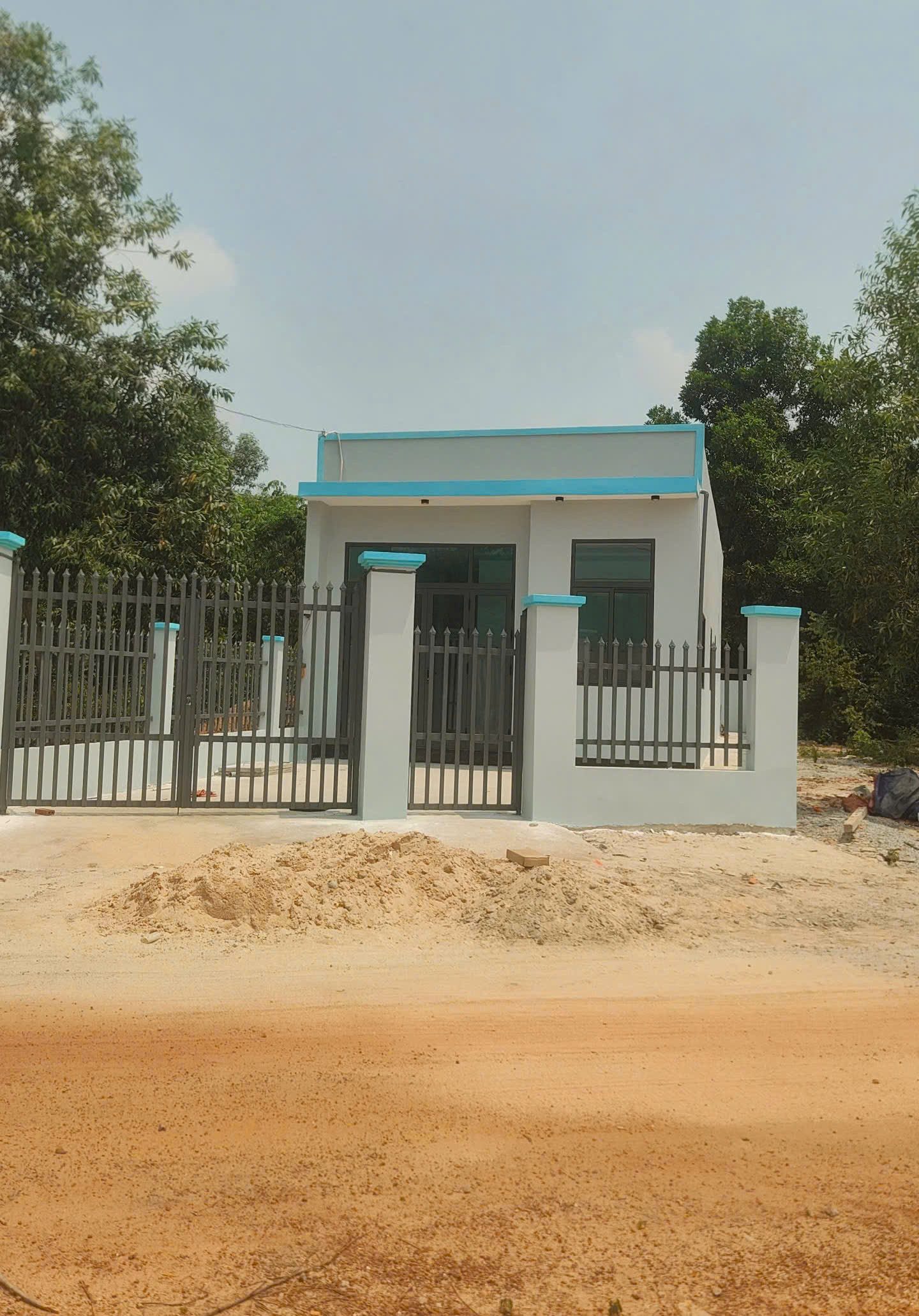 Bán nhà 194.5m² có sẵn 100m² thổ cư ngang 7m giá 1.75 tỷ tại Phường Long Nguyên