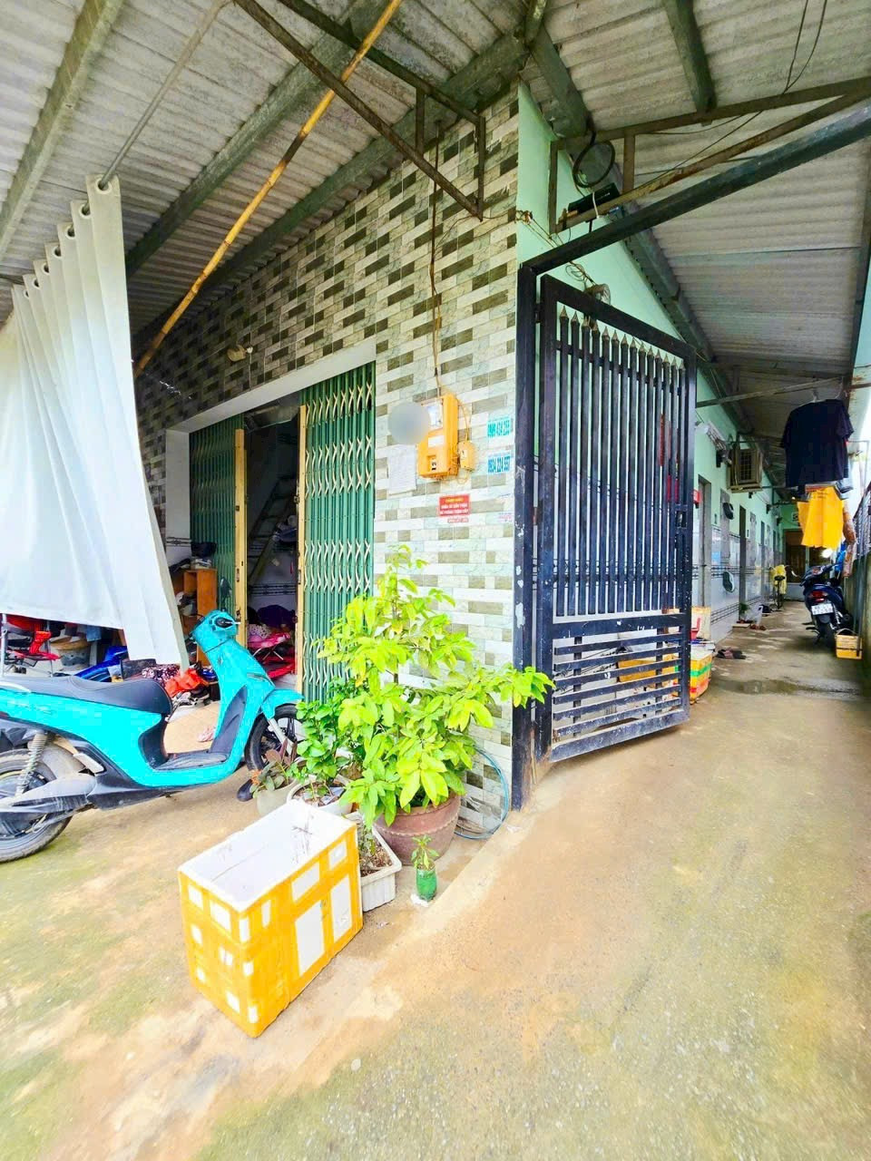 🚗 BÁN DÃY TRỌ - 133M2( 6.5*20), CÔNG NHẬN ĐỦ - 121M2 THỔ, 11M2 CLN - CÓ 6 PHÒNG ĐANG CHO THUÊ, DÒNG TIỀN 10TR/TH - HẺM XE HƠI - GẦN CHỢ, UBND - P. LONG TRƯỜNG, THỦ ĐỨC.(A)