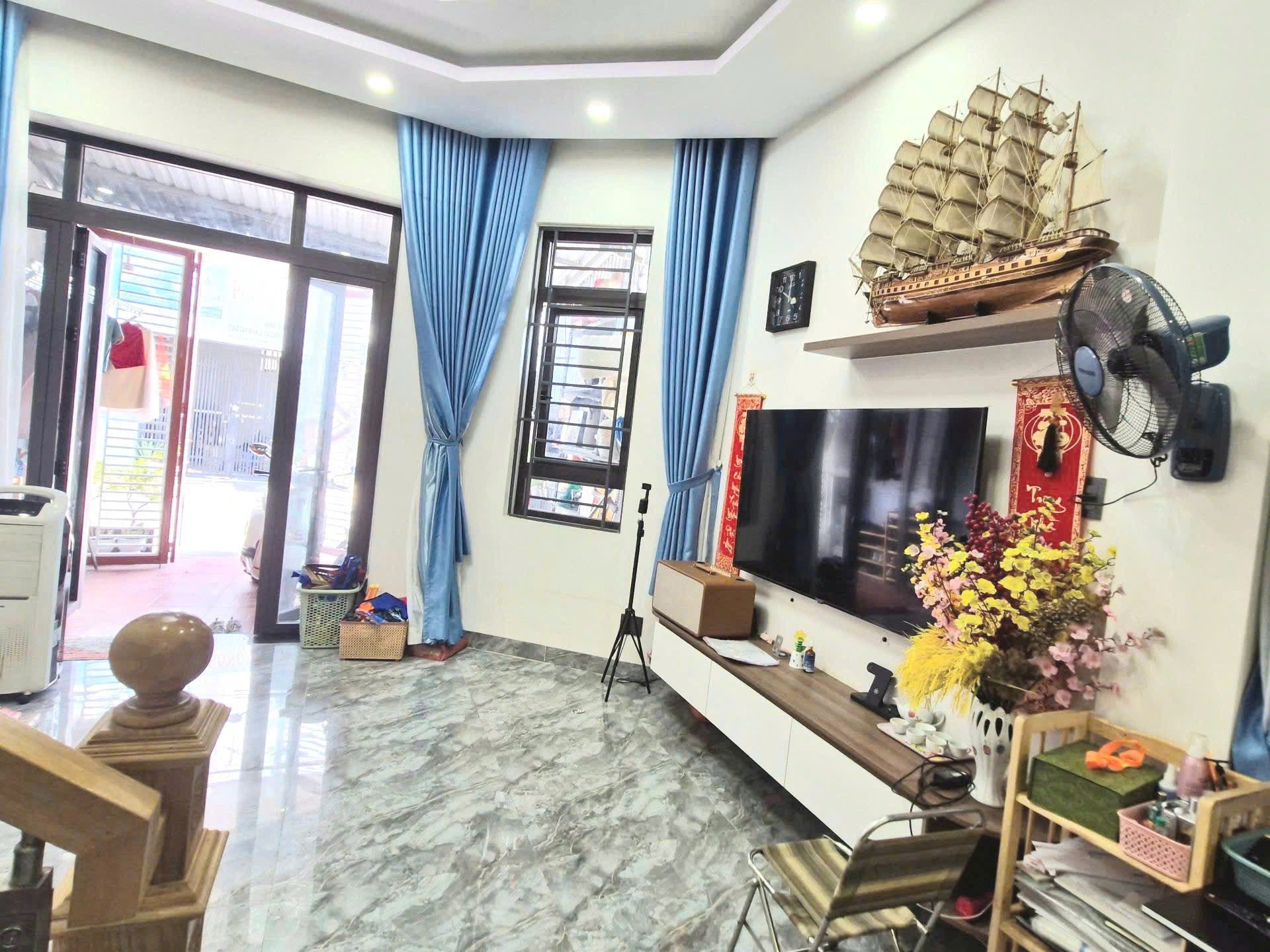 Nhà căn góc 2MT Long Thạnh Mỹ TP Thủ Đức – 3 tầng, 90m2, ngang 6.8m – sát Vinhome – giá 5.9 tỷ