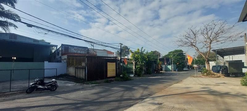 BÁN ĐẤT MẶT TIỀN SẴN NHÀ C4
LÂM VIÊN(ĐƯỜNG SỐ 1), THỦ ĐỨC.