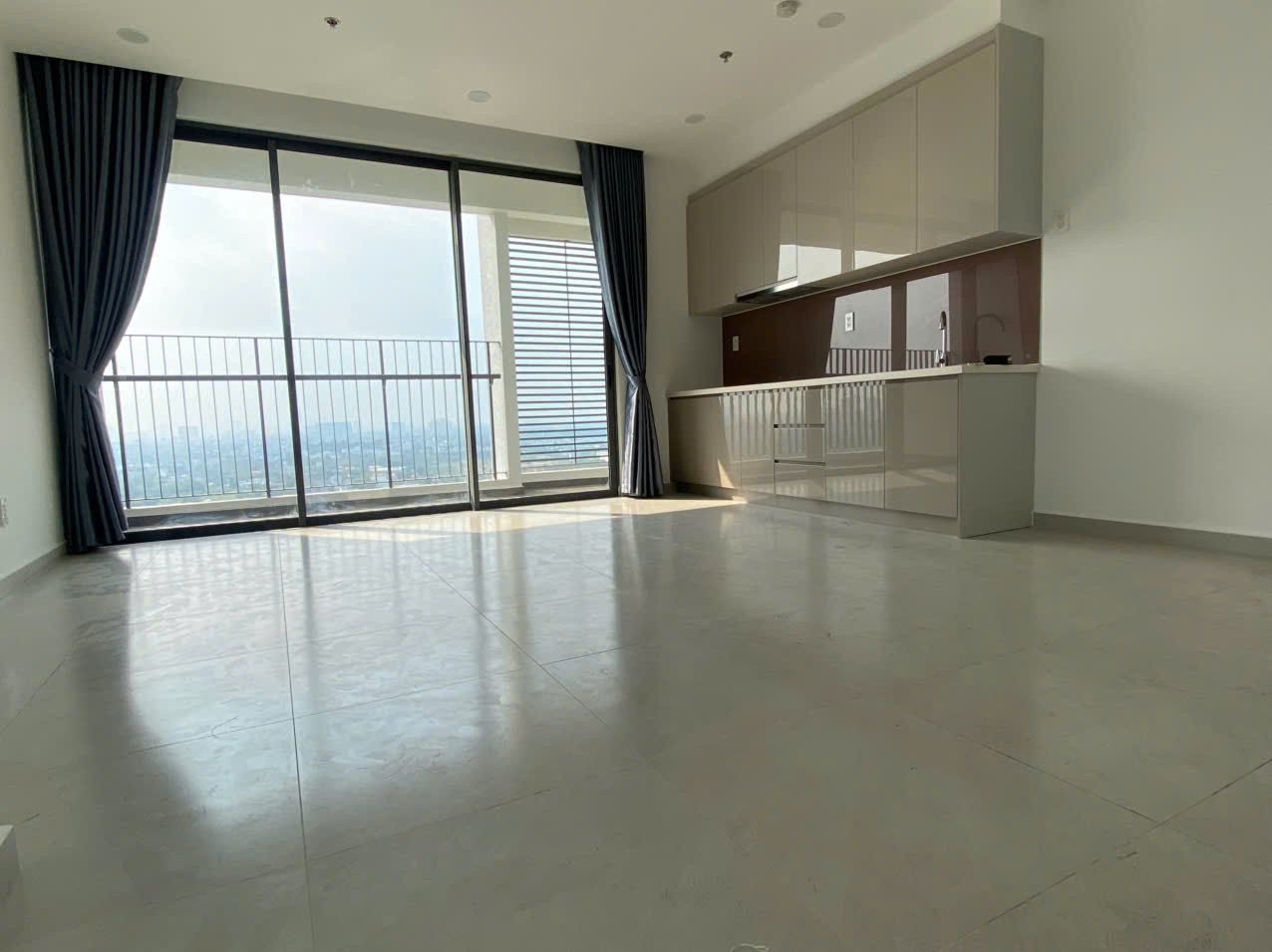 3PN+3WC+kho = 100m2, tầng 16 view sông, landmark 81 cực chill chỉ 10 triệu