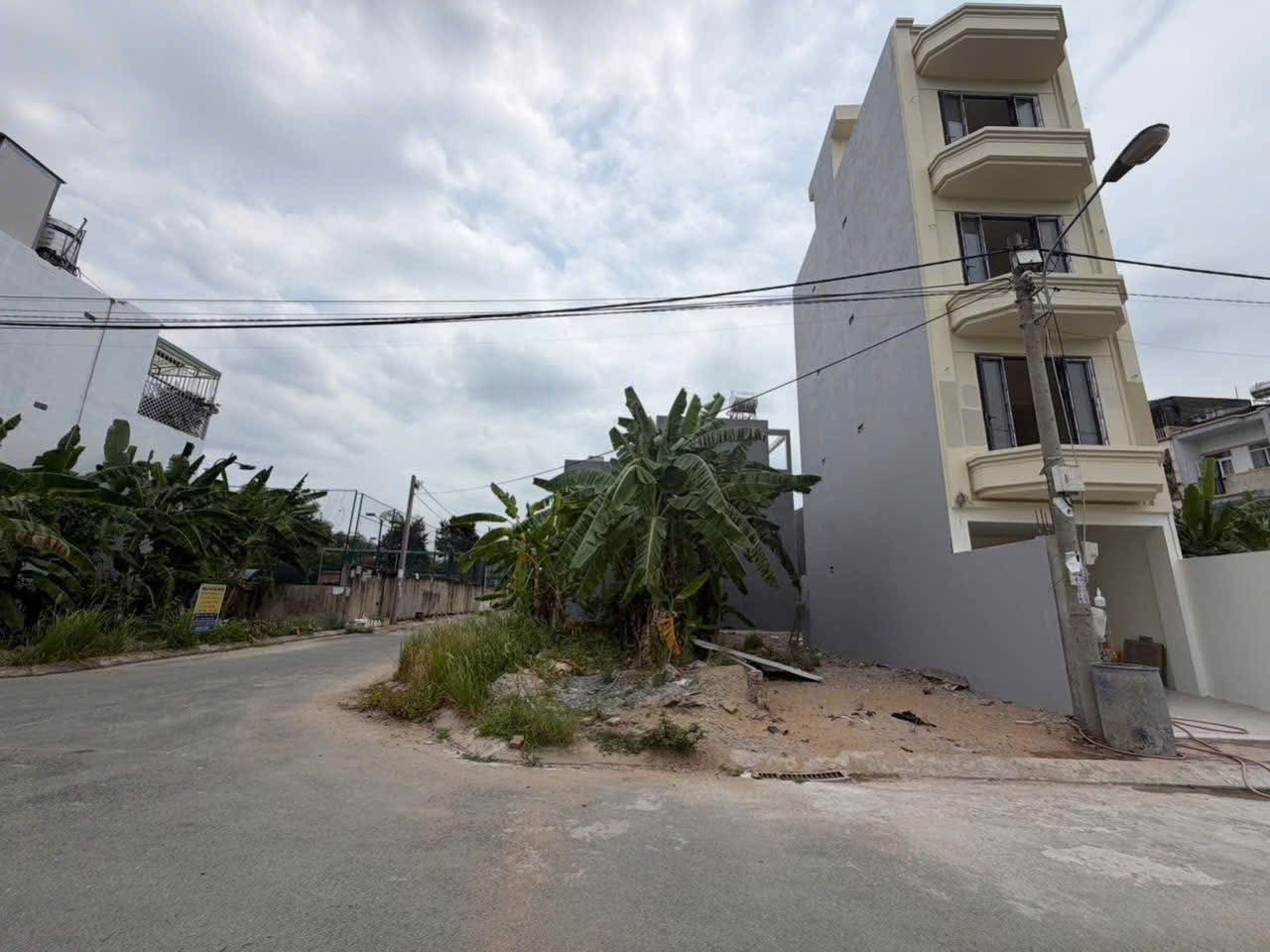 Bán đất 63m² full thổ cư ngang 4.4m giá 5 tỷ tại Phường Long Trường