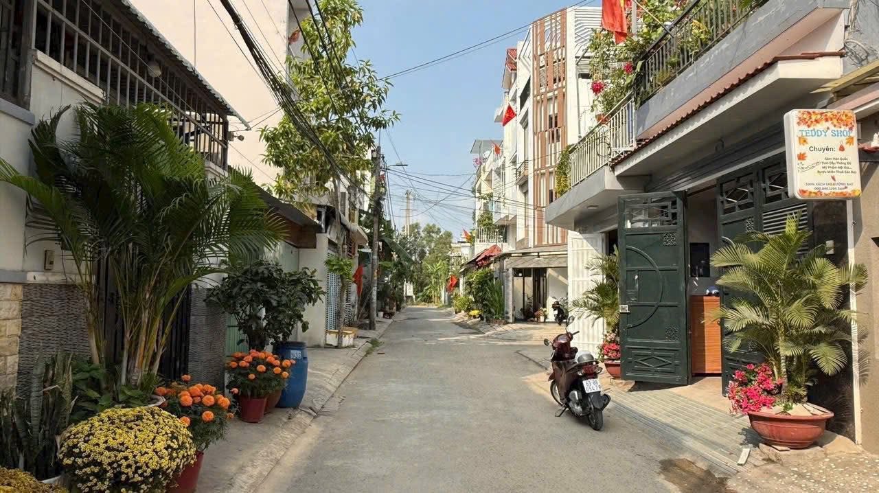 Đất đường 6 Long Trường, gần Nguyễn Duy Trinh