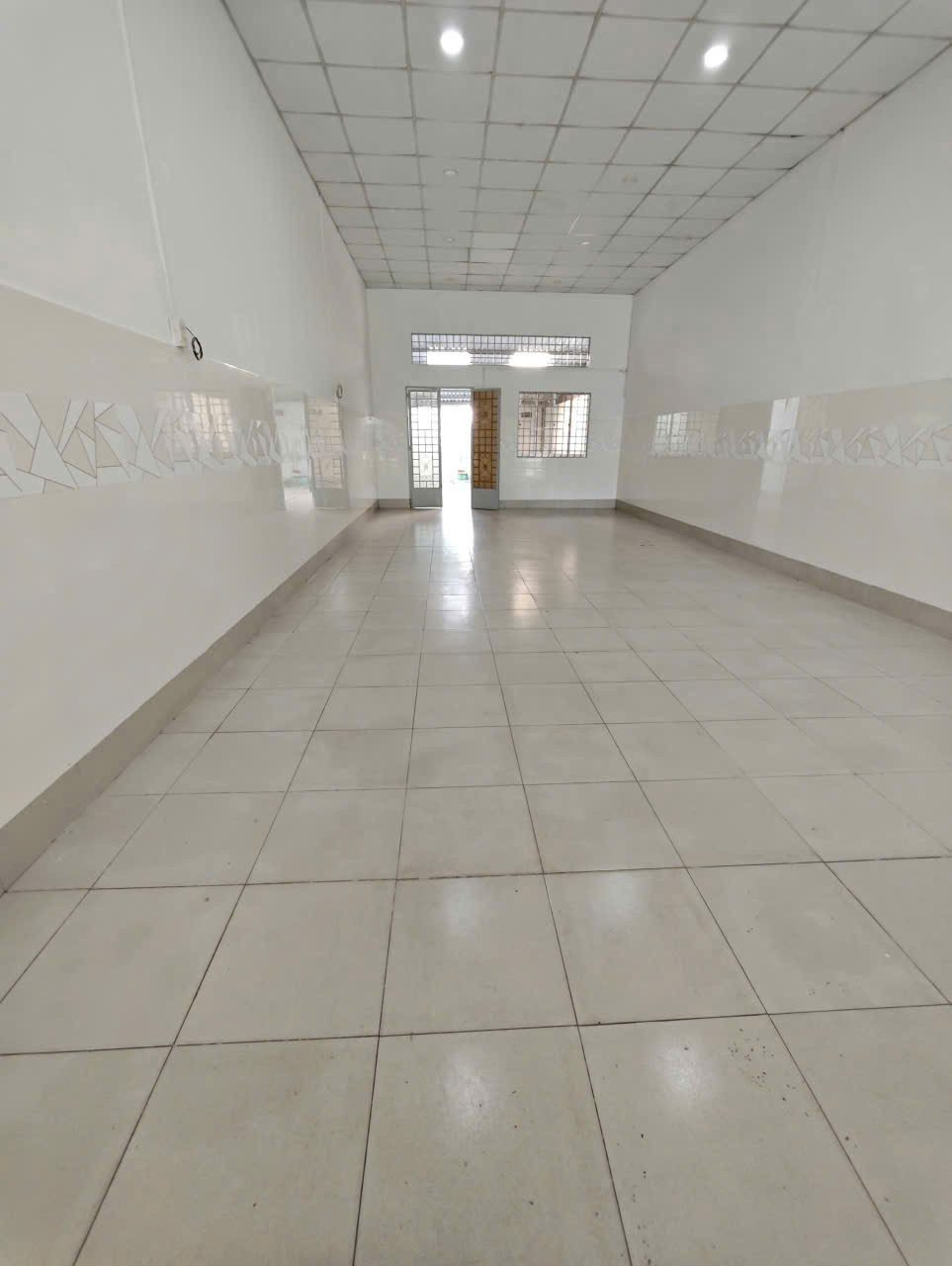 cho thuê nhà 13 triệu mặt tiền đường Võ Văn Kiệt