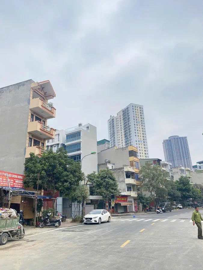 Hiếm nhà mặt phố Nguyễn Văn Lộc, 52m2, mặt tiền rộng 3.5m, vỉa hè và đường lớn. kinh doanh tốt, giá chỉ 20 tỷ