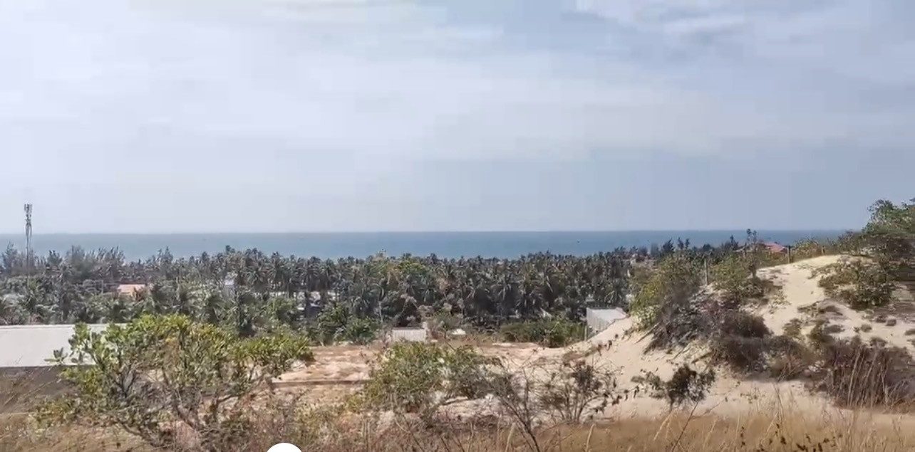 Bán 4000m2 Hàm Tiến, đường lớn oto , view biển đẹp. Gần sun group và sân bay. Giá 3,5tr/m2 lvcc 0982482666