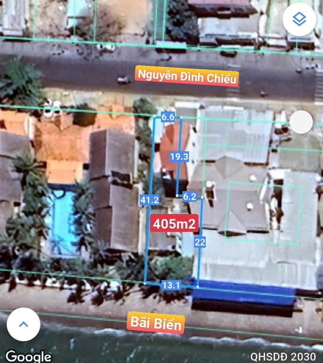 Nhà giáp biển Hàm Tiến, khu trung tâm. Diện tích 400m2 có 200m2 đất ở. Giá 17tỷ lvcc 0982482666