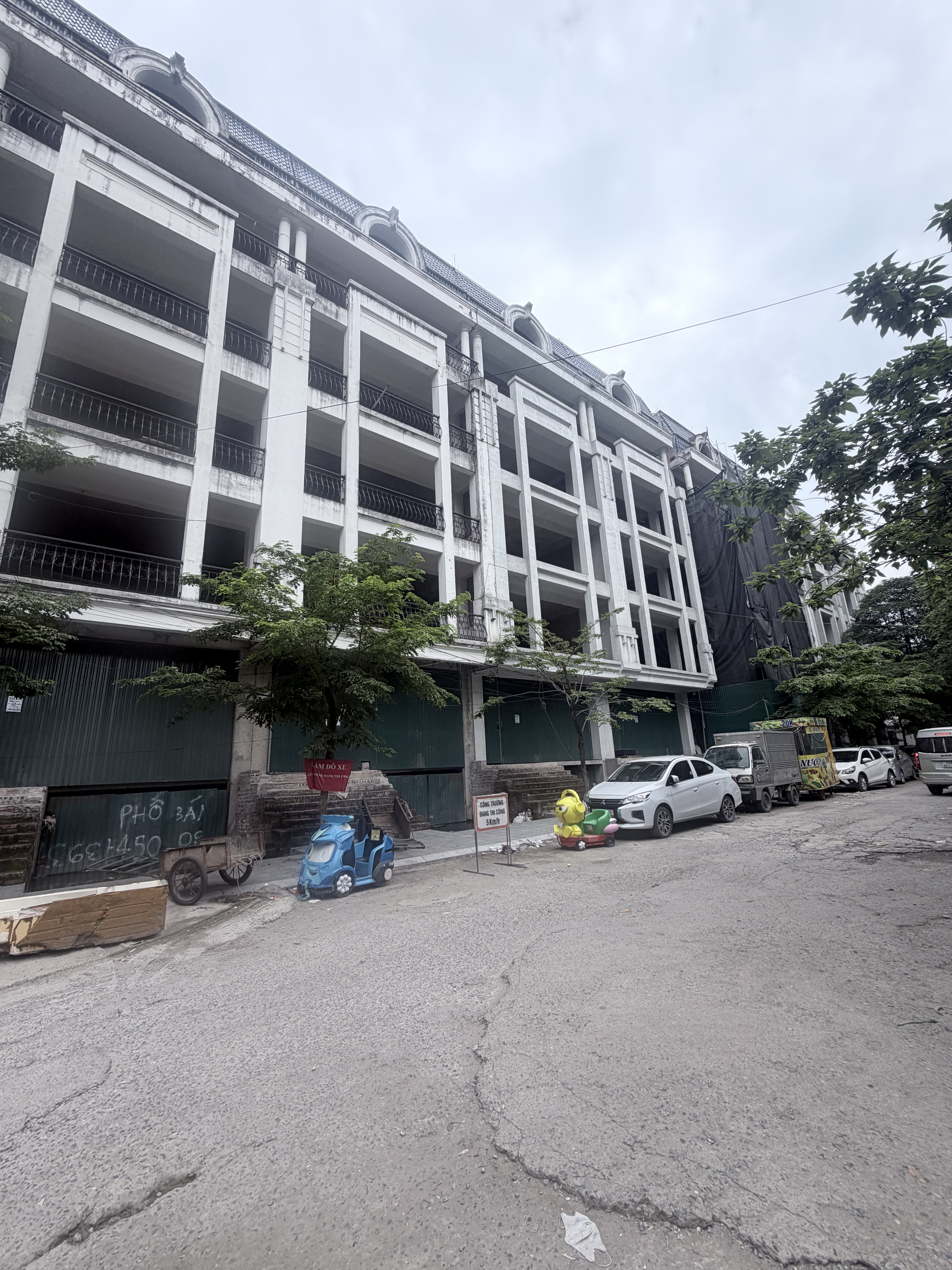 Mbkd khu sầm uất Trần Thái Tông diện tích 90m x 6 tầng, mặt tiền 6m có thang máy